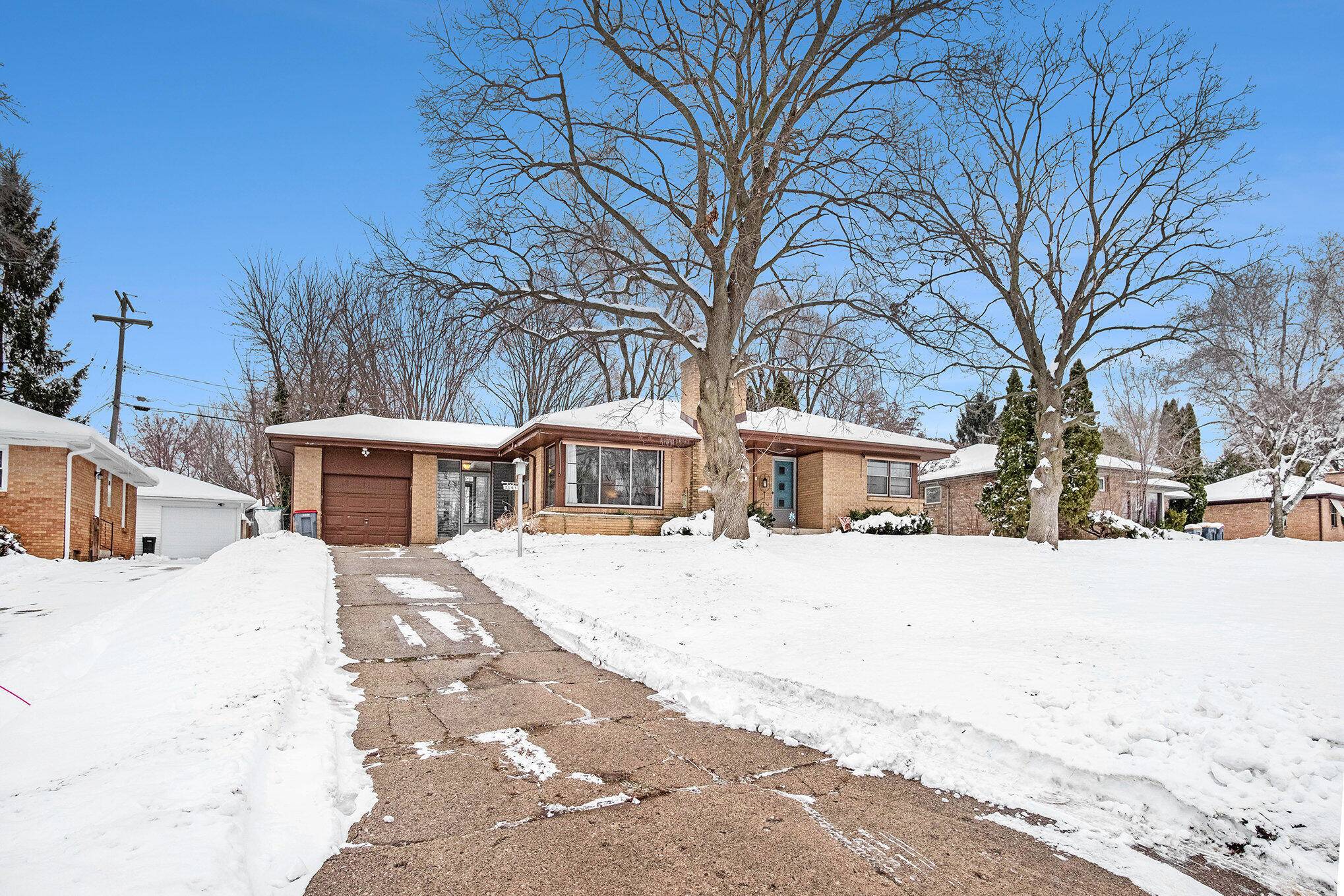 Grand Rapids, MI 49504,2141 Tremont NW Boulevard