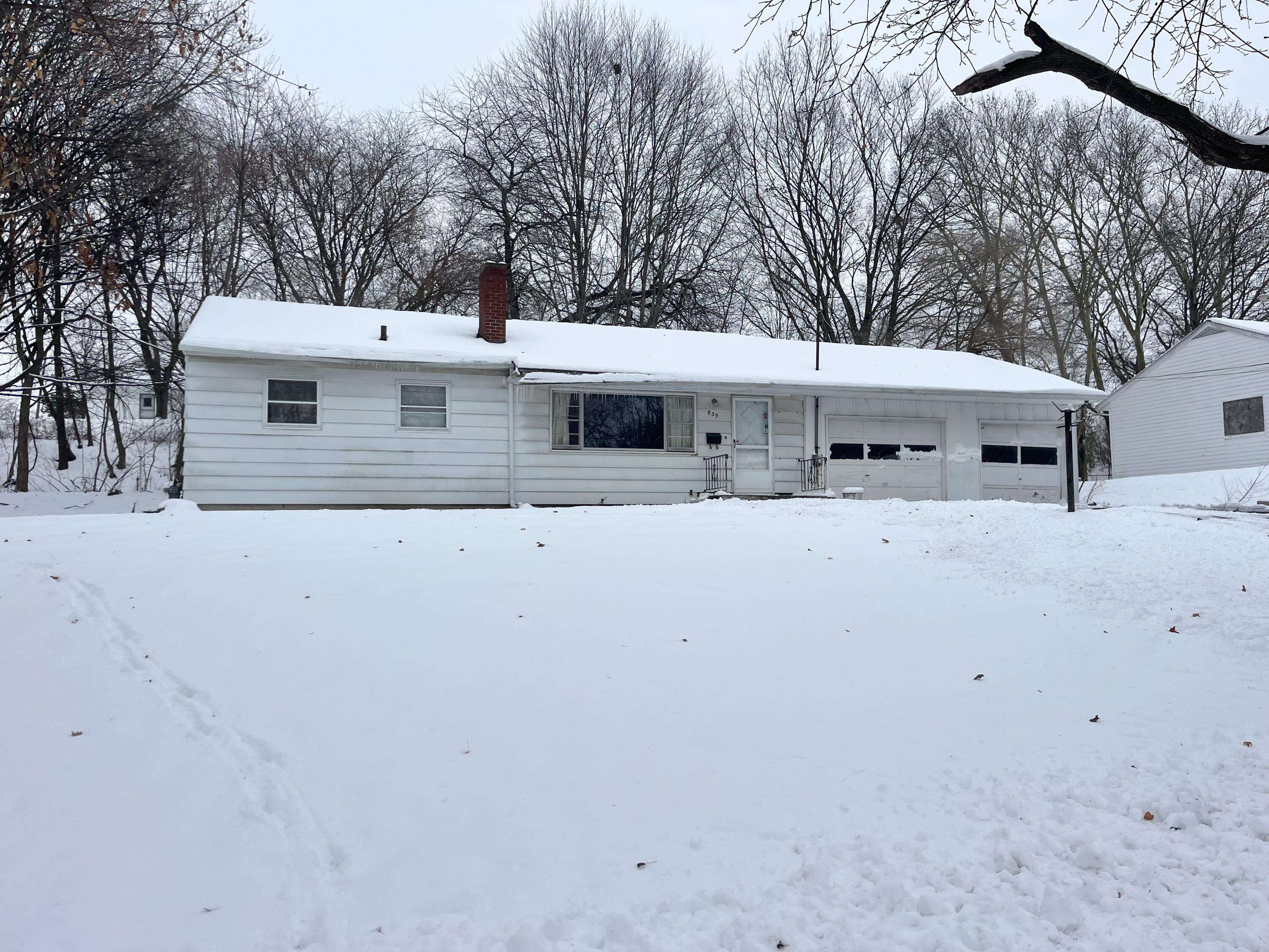 Jackson, MI 49202,839 N East Avenue