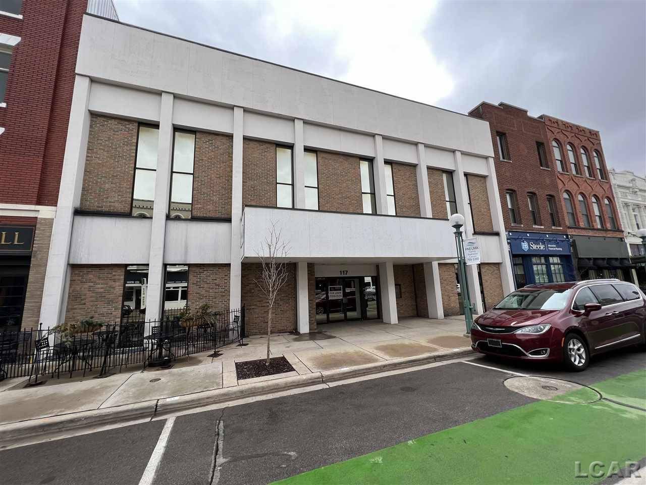Adrian, MI 49221,117 E Maumee Street