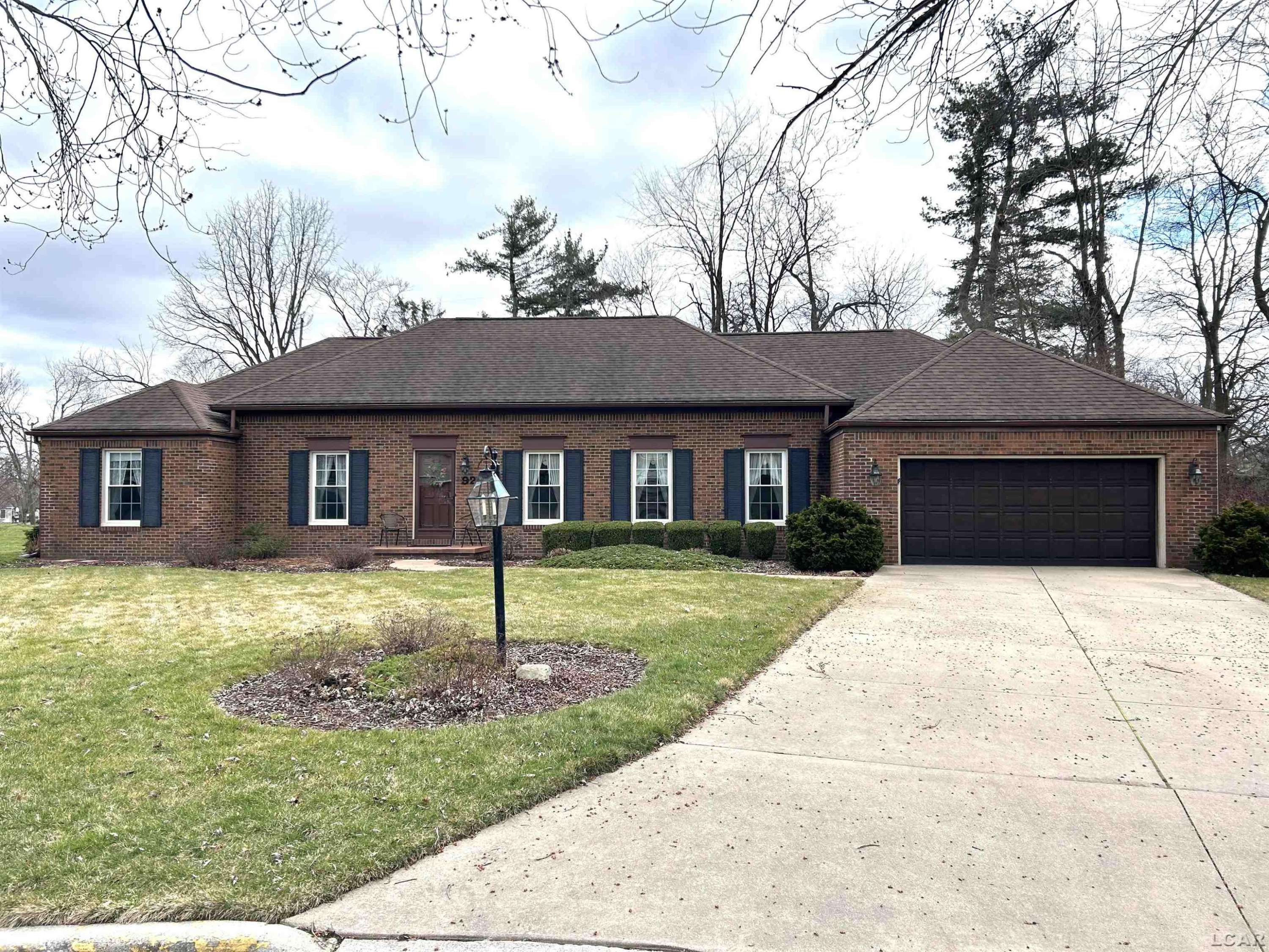 Adrian, MI 49221,925 Woodfield Dr Drive