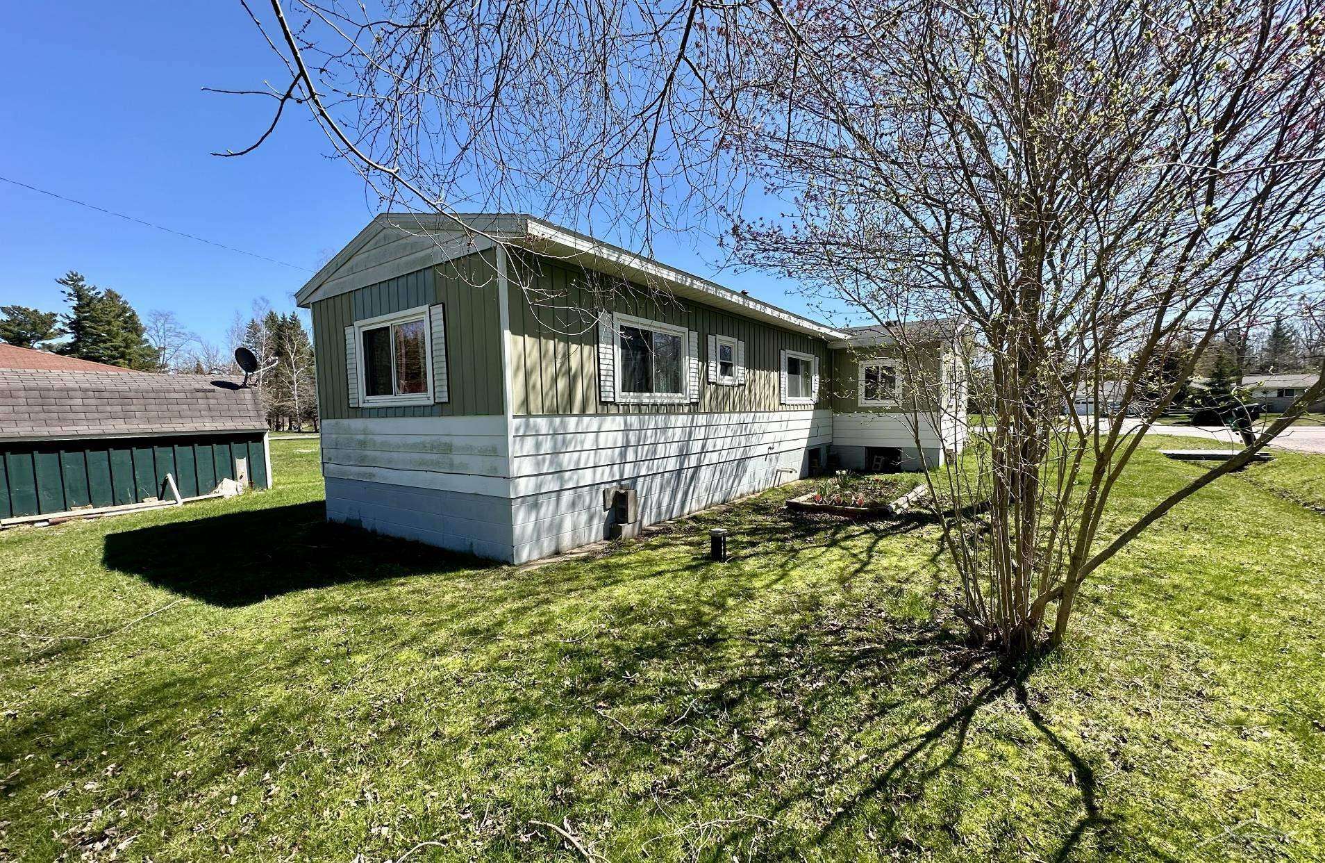 Tawas City, MI 48763,989 E Parkway Drive