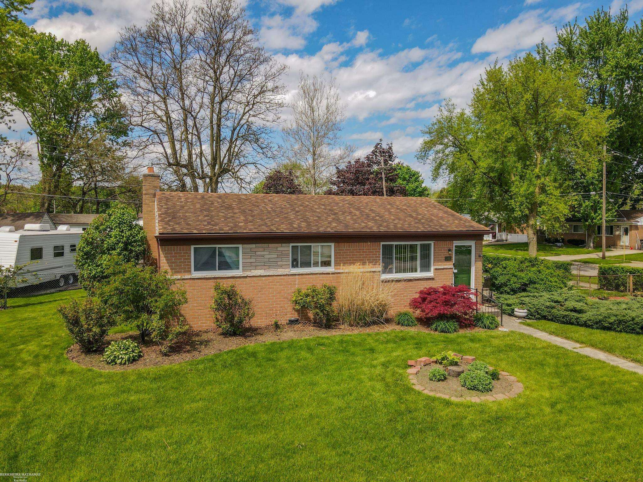 Clinton Twp, MI 48035,35665 Simon Drive