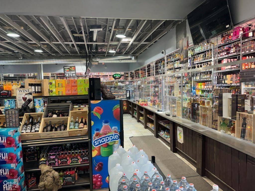 Detroit, MI 48224,15500 E Warren Avenue