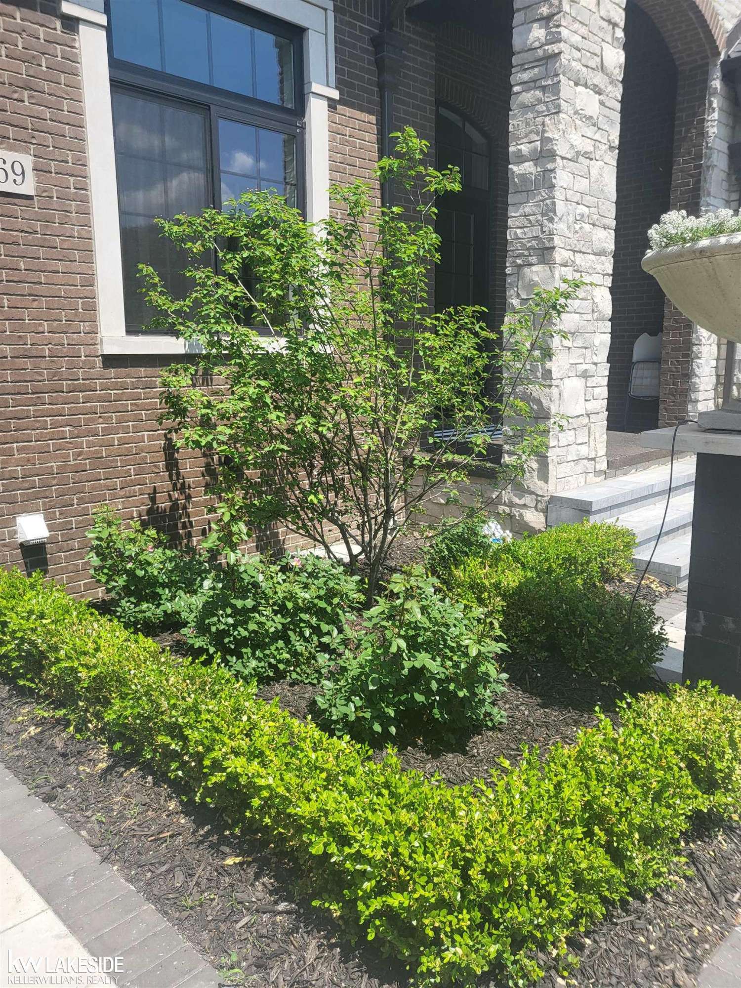 MI,5769 Cotswold Drive