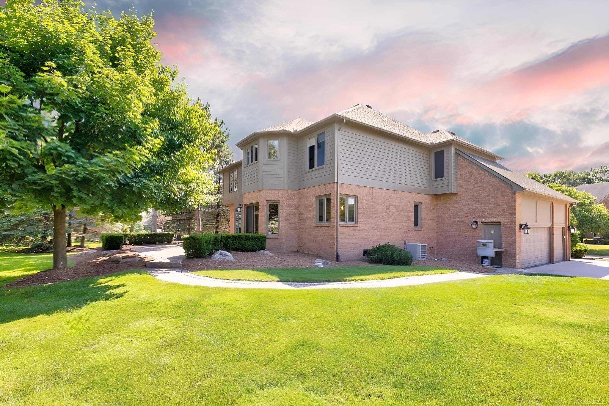 Shelby Twp, MI 48316,2319 Kingscross Drive