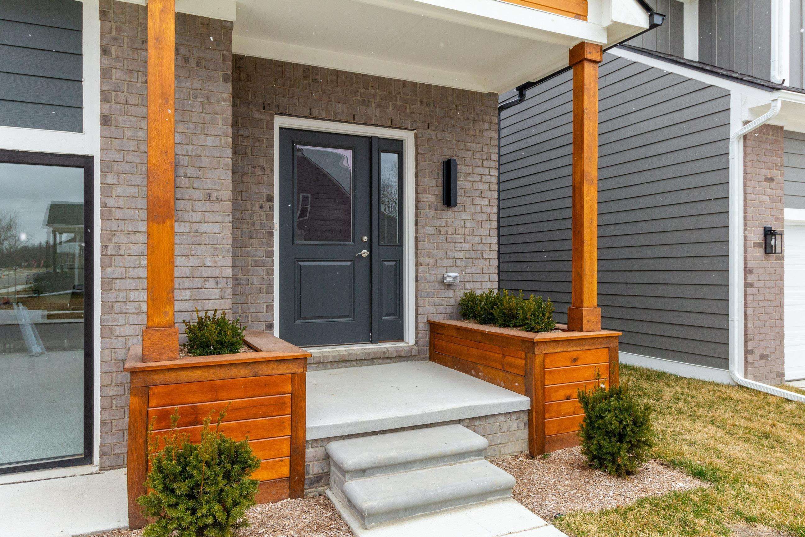MI 48047,27644 Maryjane lane East