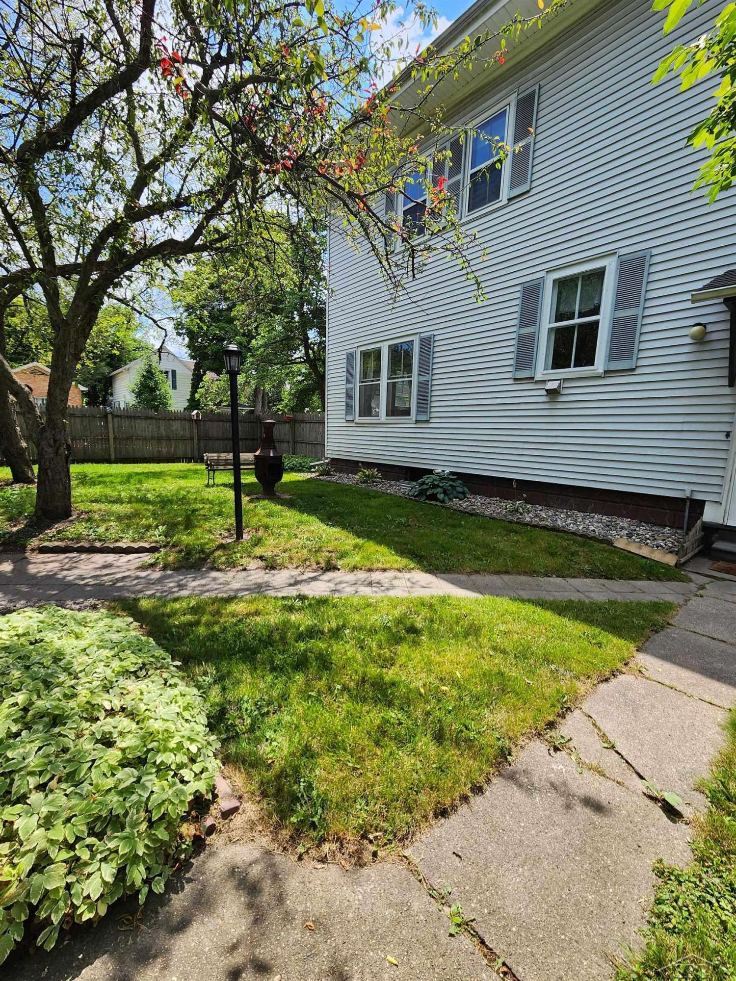 Saginaw, MI 48602,1002 Mackinaw Street