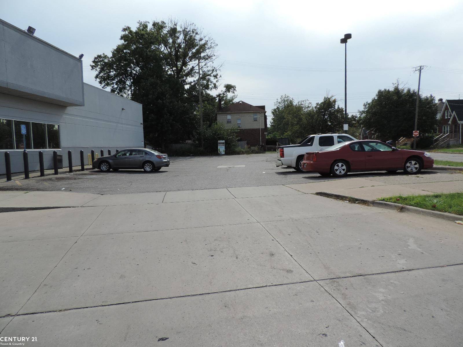 Detroit, MI 48224,17170 Harper Avenue