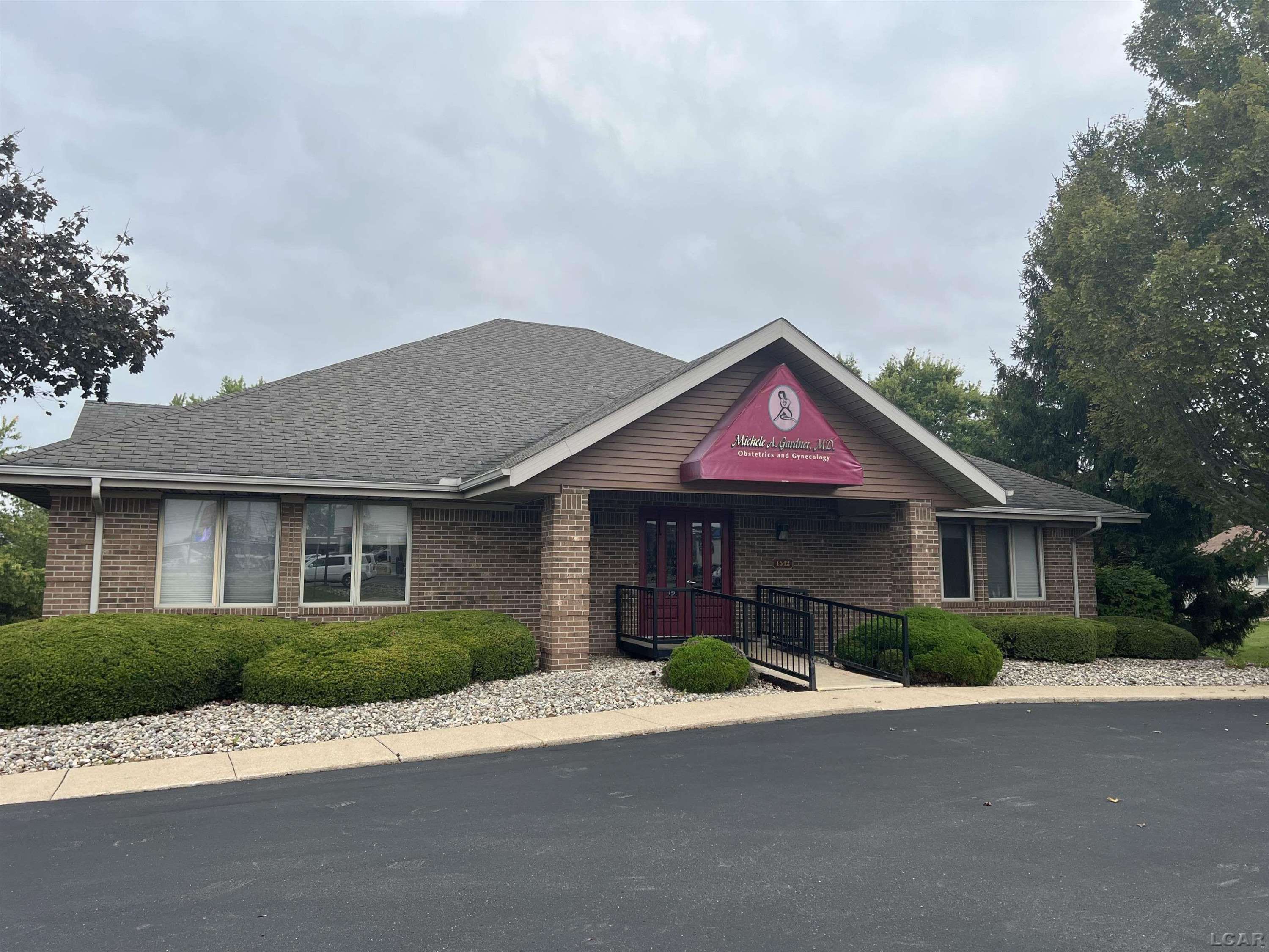 Adrian, MI 49221,1542 West Maple Avenue