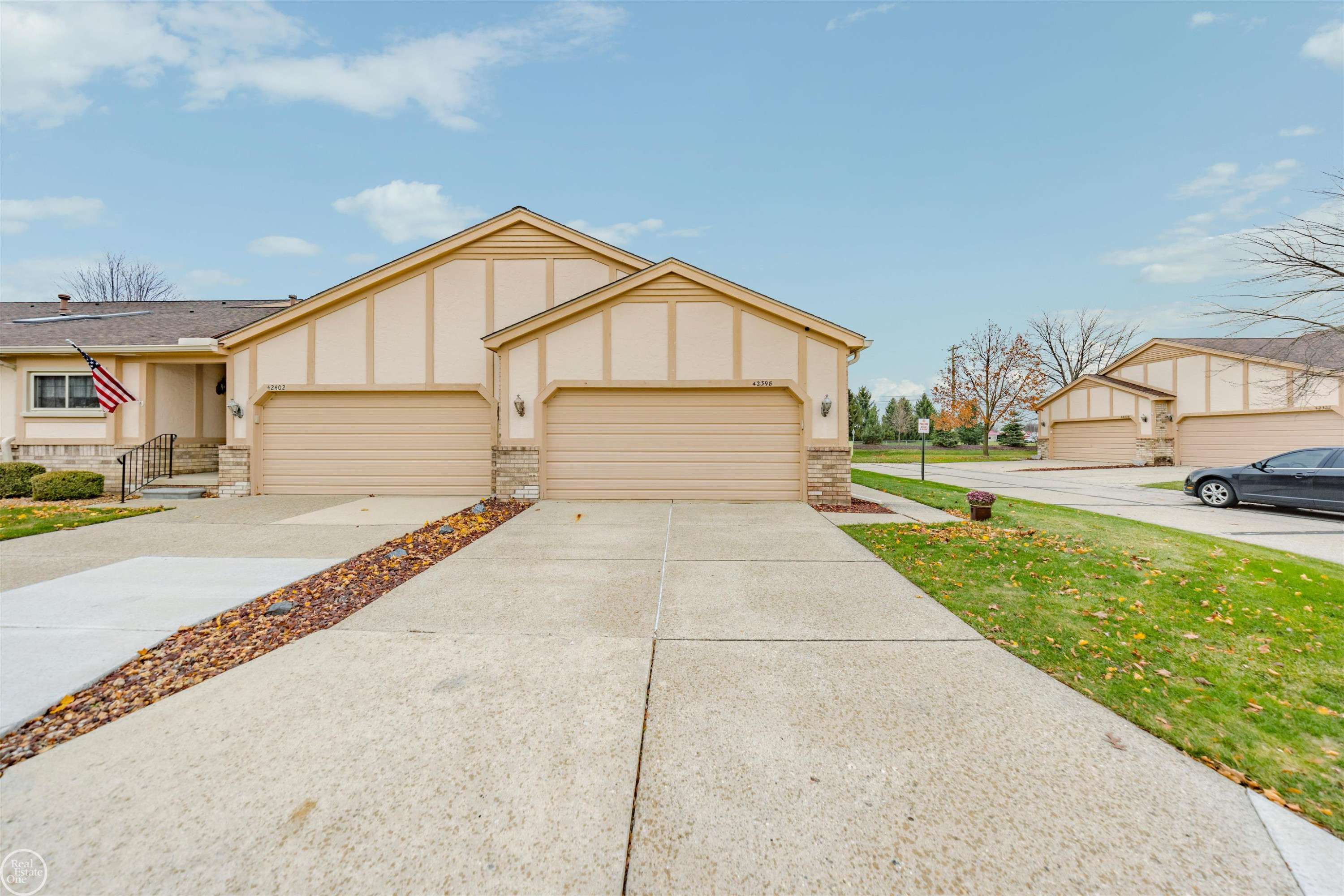 Clinton Twp, MI 48038,42398 willow Tree Lane