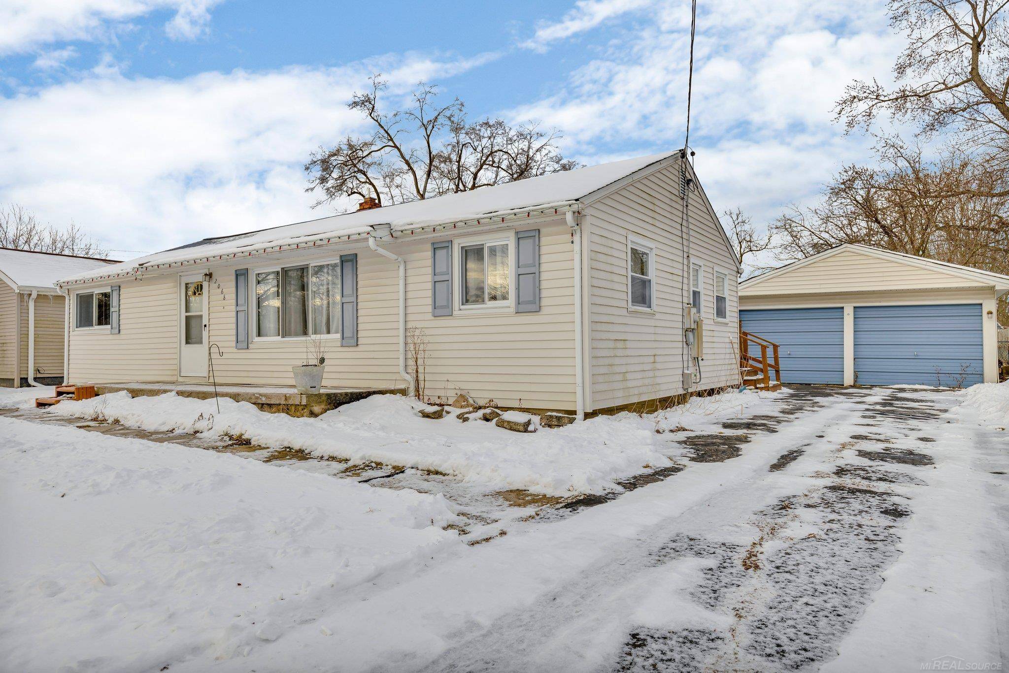 Davison, MI 48423,2068 Kent Drive
