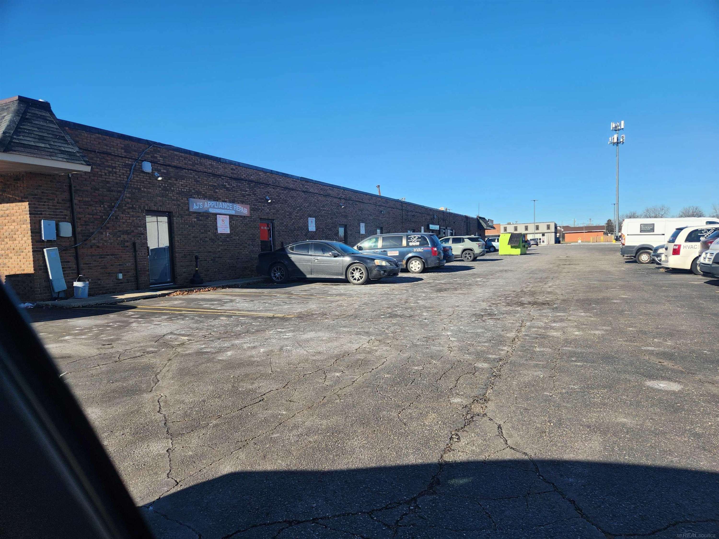 Fraser, MI 48026,34352-34356 Utica Road Road