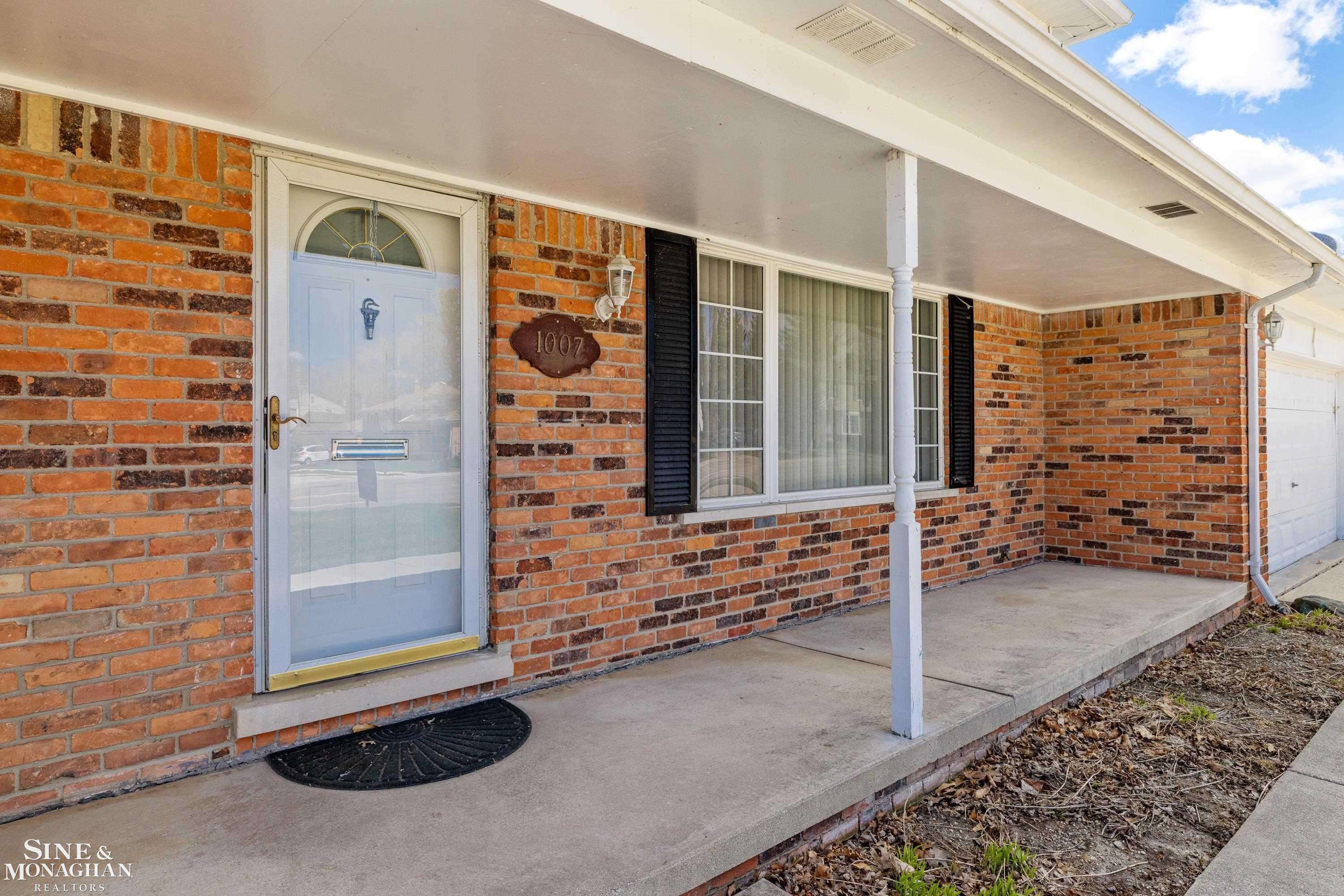 Grosse Pointe Woods, MI 48236,1007 Vernier Road