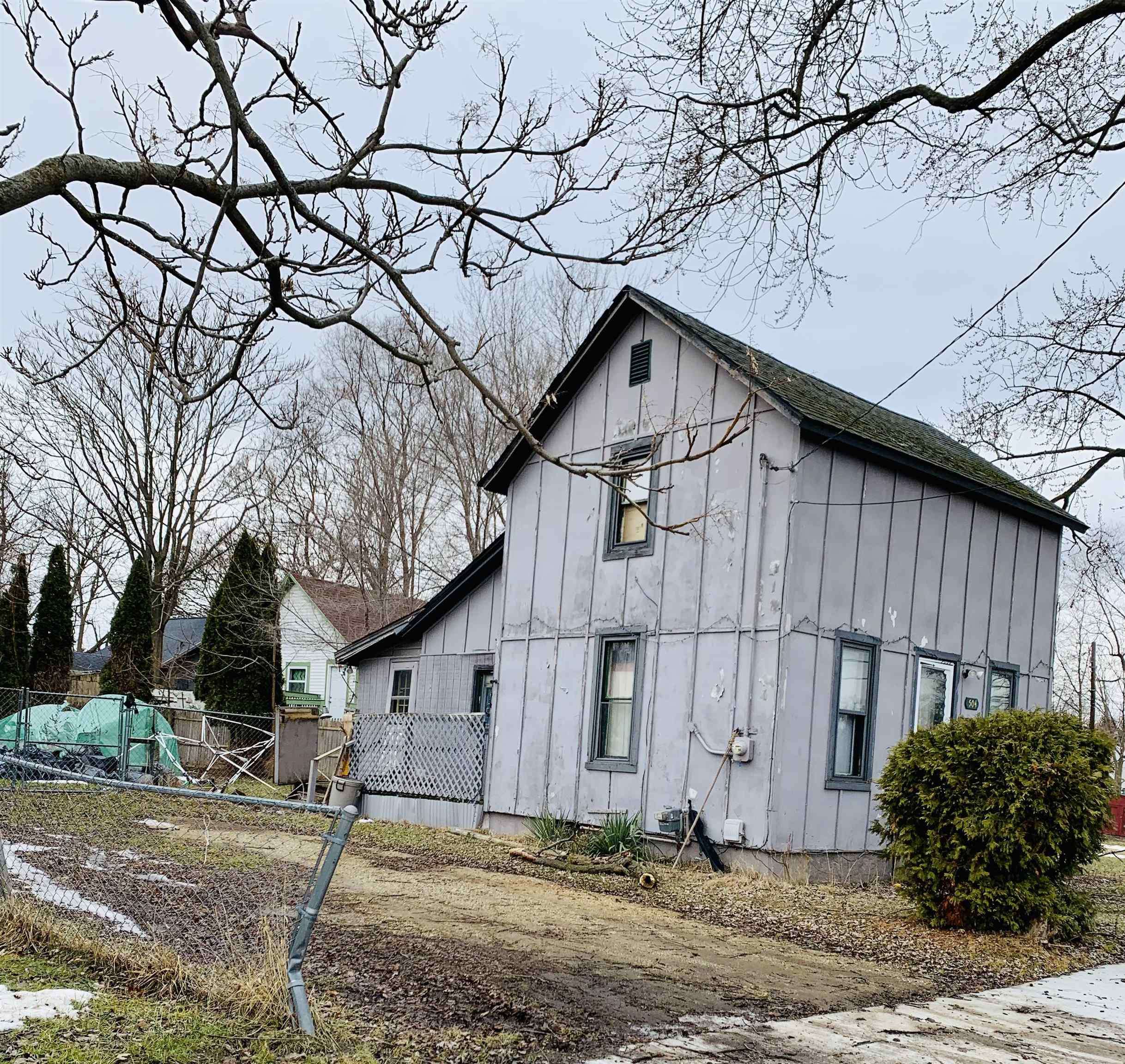 Owosso, MI 48867,504 E Howard Street