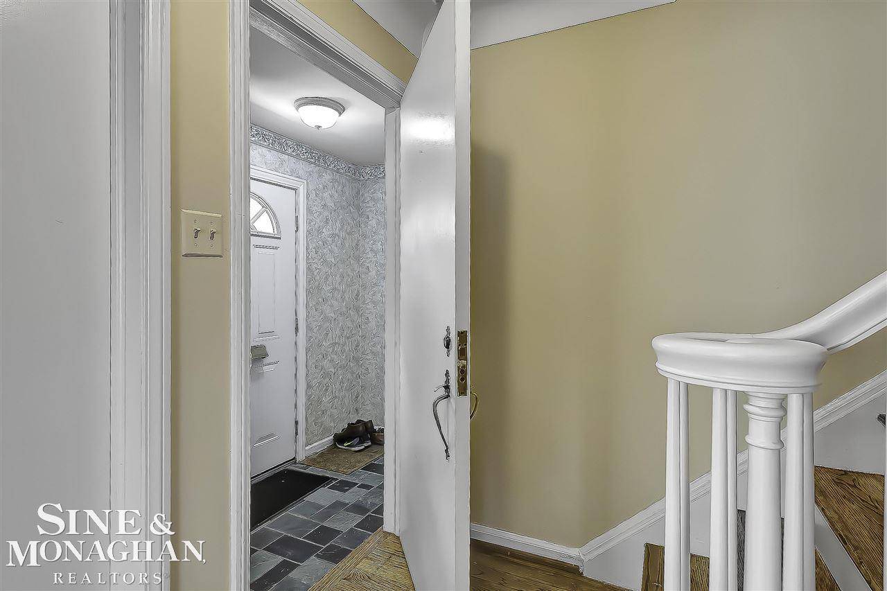 Grosse Pointe Park, MI 48230,814 Harcourt