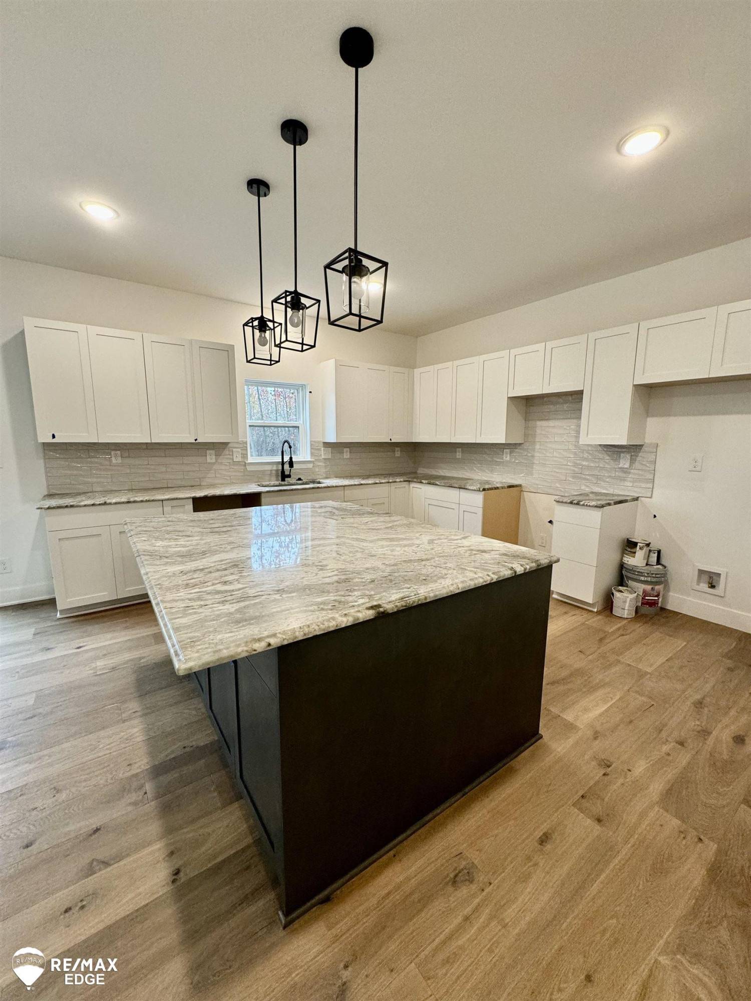 Grand Blanc, MI 48439,8092 Peninsula Circle