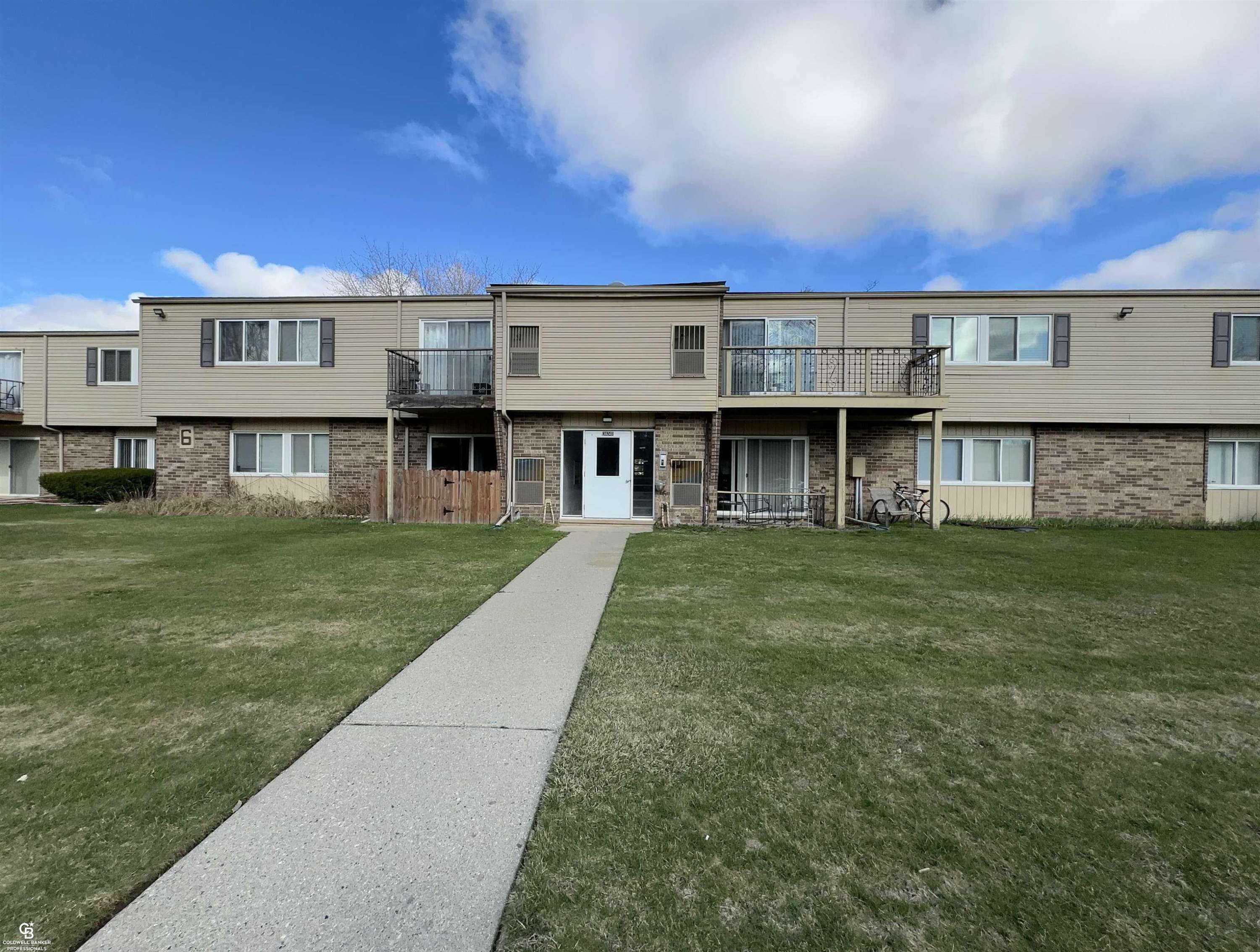 Clinton Twp, MI 48038,38240 fairway Court