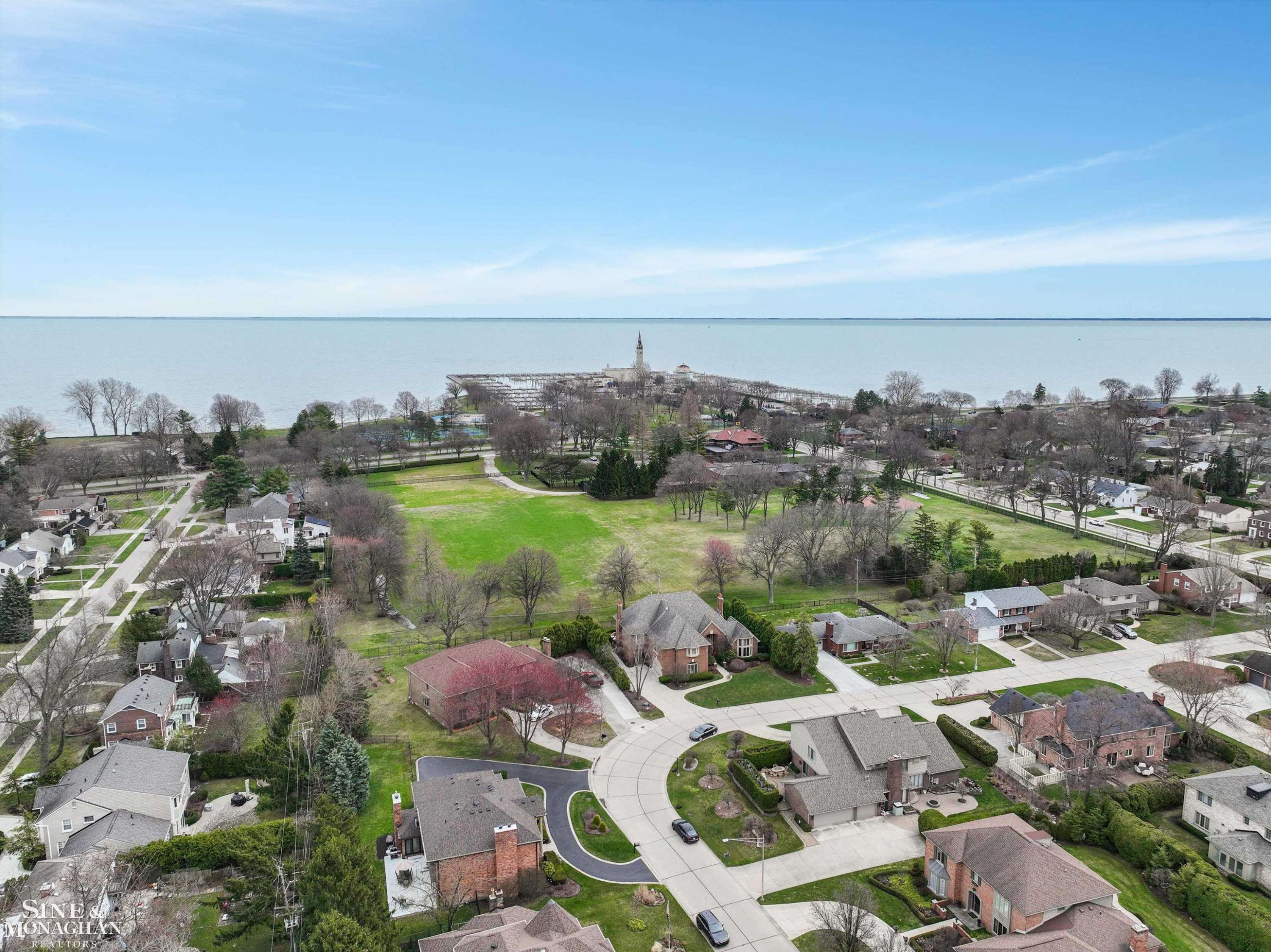 Grosse Pointe Shores, MI 48236,40 Regal Place