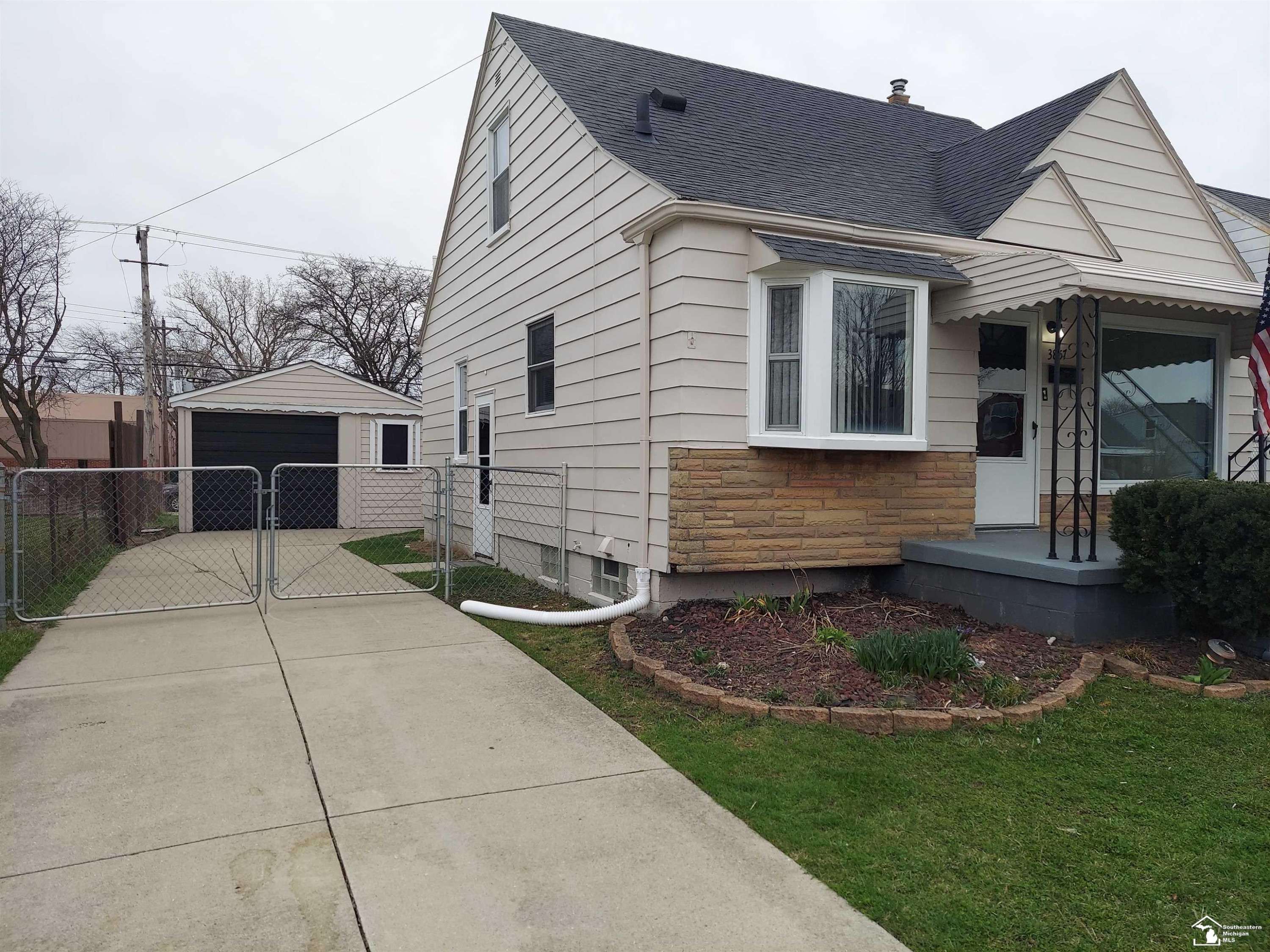 Wyandotte, MI 48192,3857 14th Street