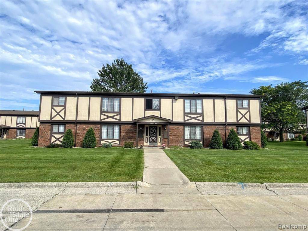 Saint Clair Shores, MI 48080,22859 Grove Street