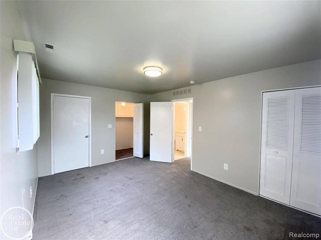 Saint Clair Shores, MI 48080,22859 Grove Street