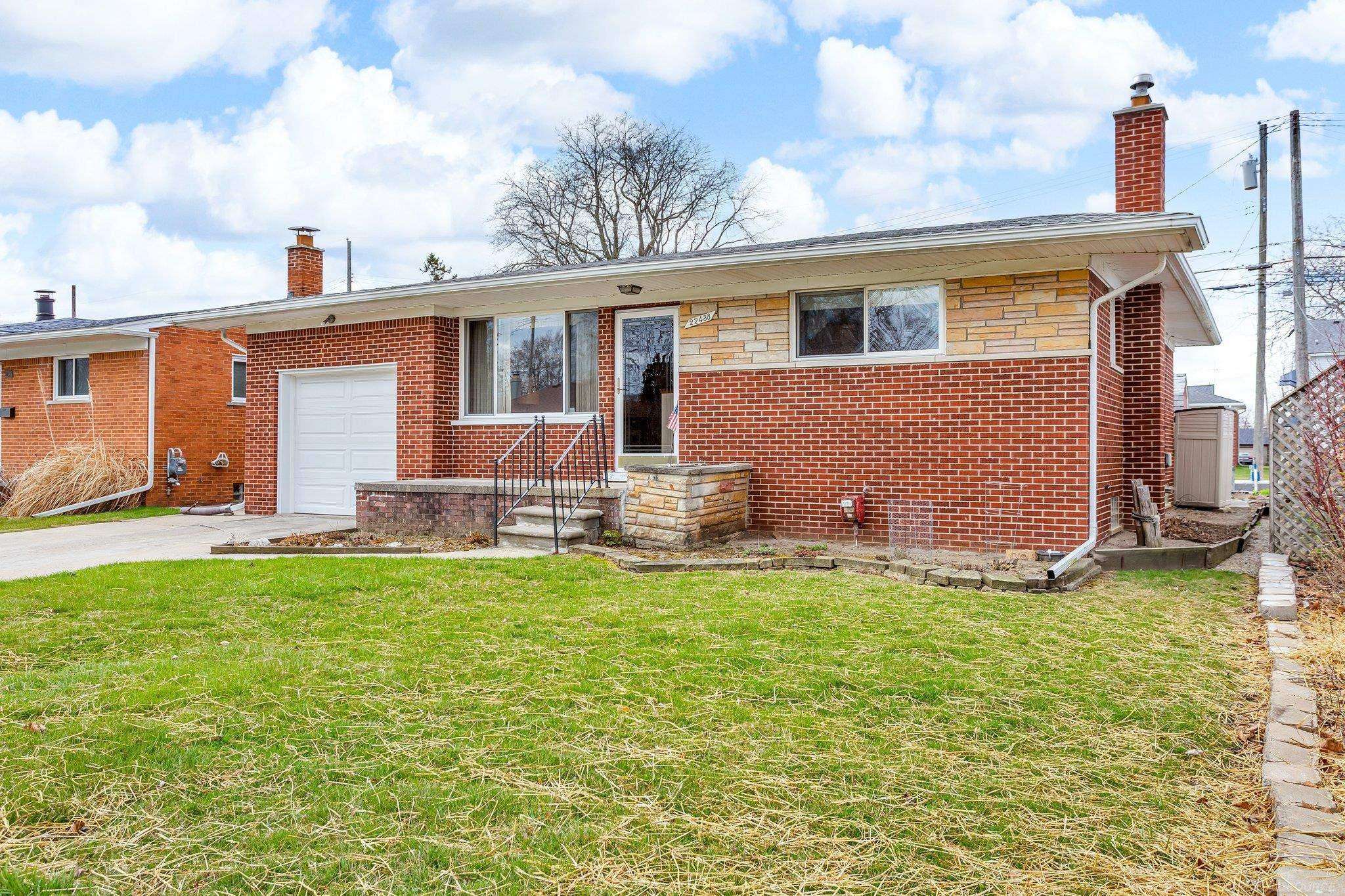 Saint Clair Shores, MI 48081,22438 Wildwood Street