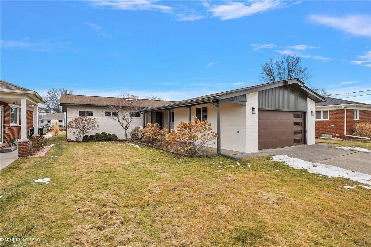 Saint Clair Shores, MI 48081,22530 Shorewood Street