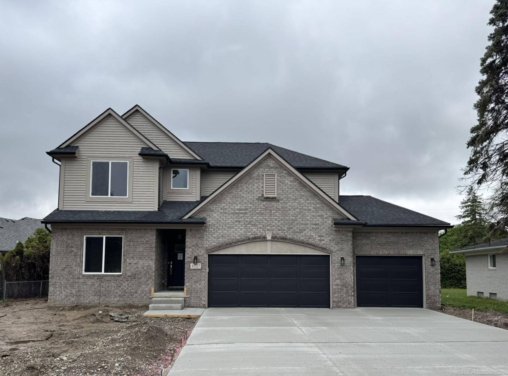 Sterling Heights, MI 48313,41527 Utica Road