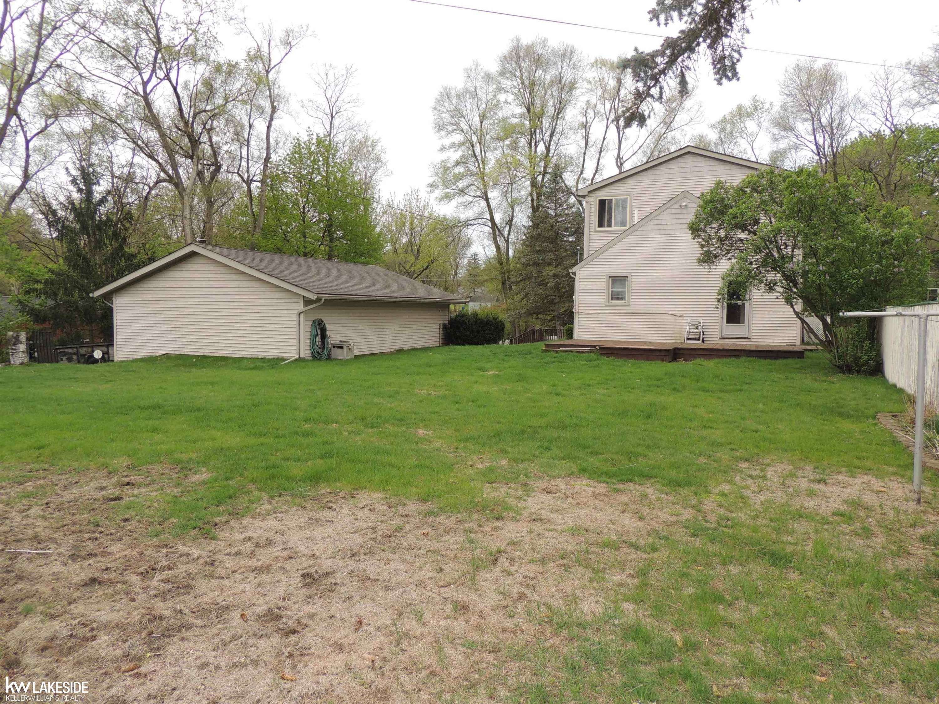 Waterford, MI 48328,123 S Winding Drive