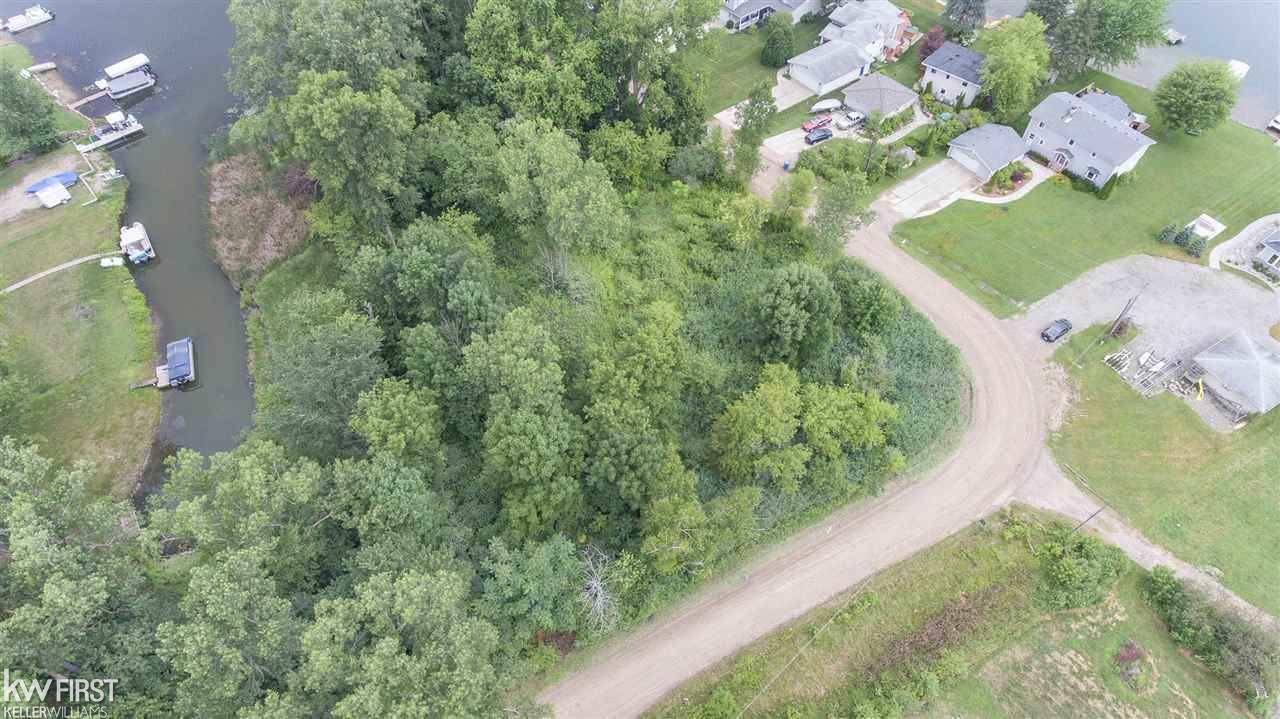 Fenton, MI 48430,0 Walnut Shores Drive
