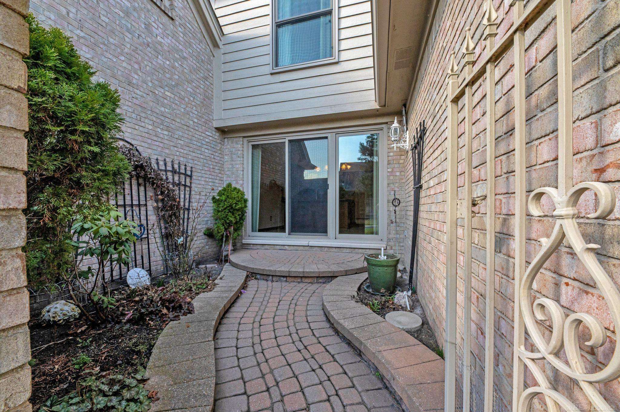 Sterling Heights, MI 48313,13299 Jennilynn Lane