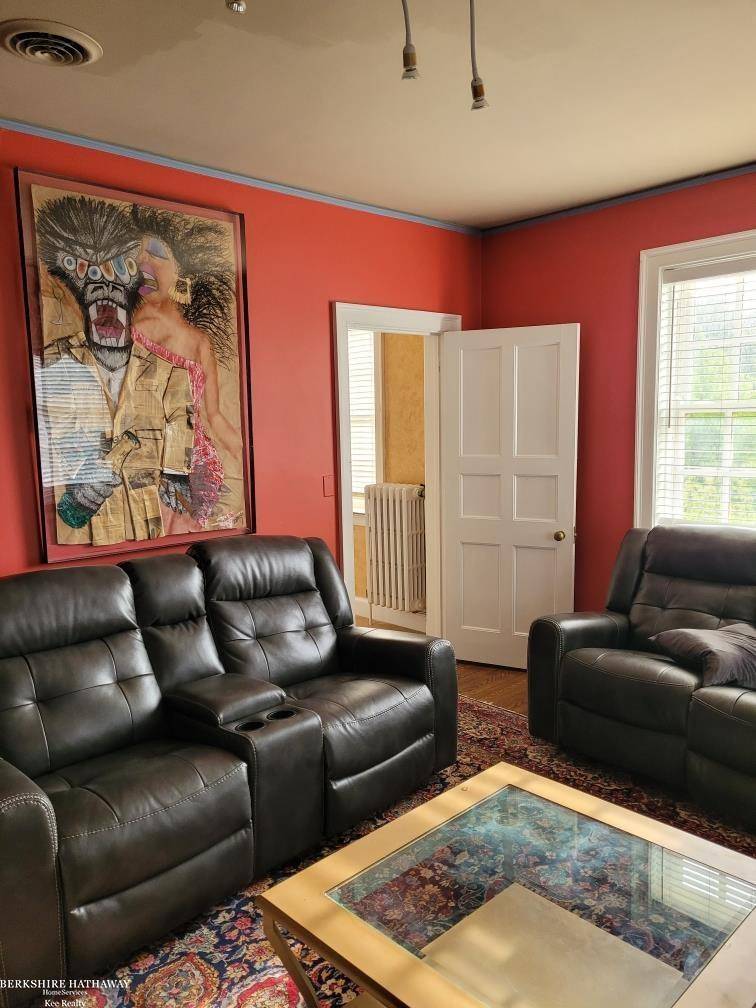 Grosse Pointe Park, MI 48230,15530 Windmill Pointe Drive