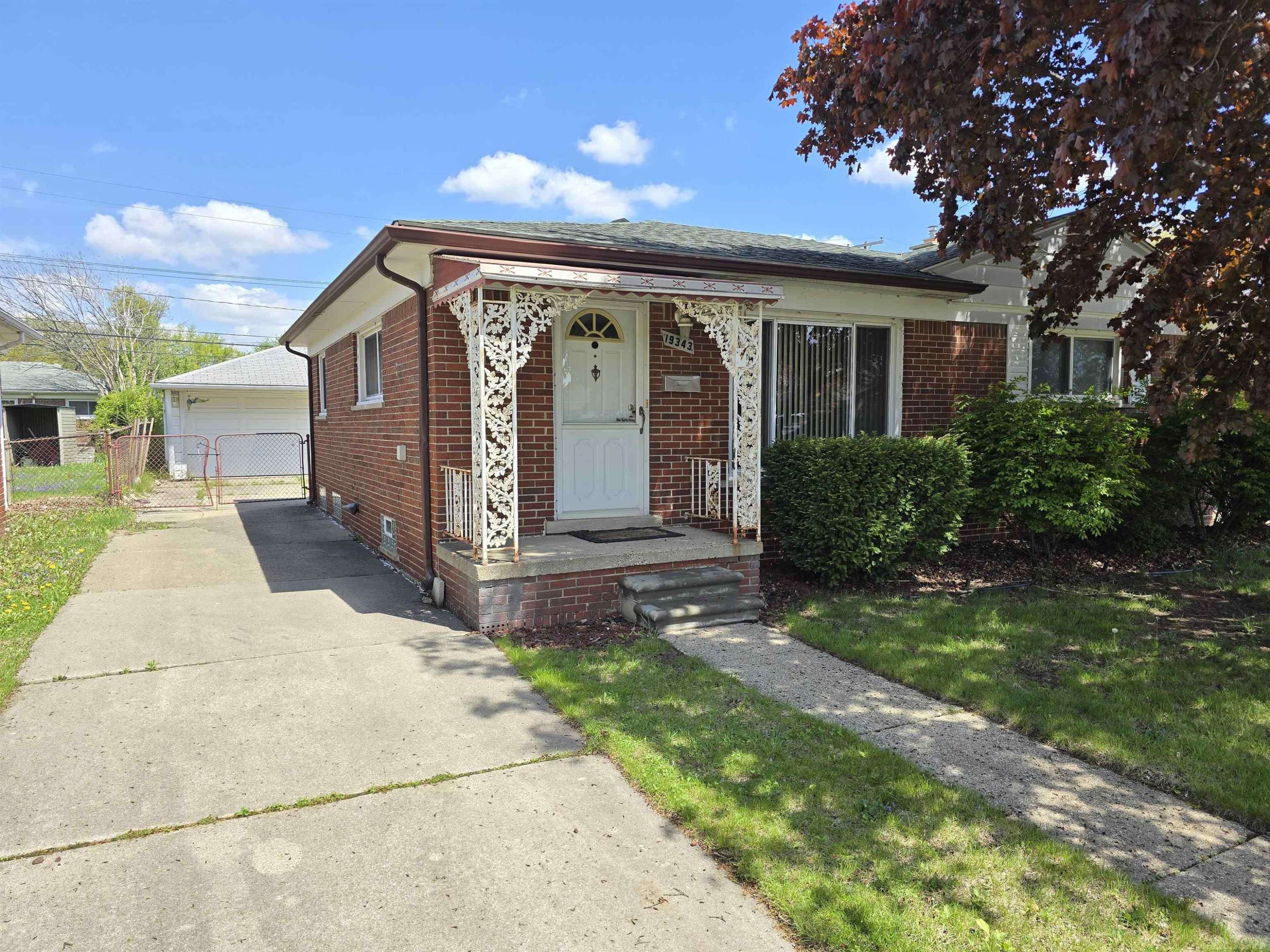 Roseville, MI 48066,19343 Florence Street