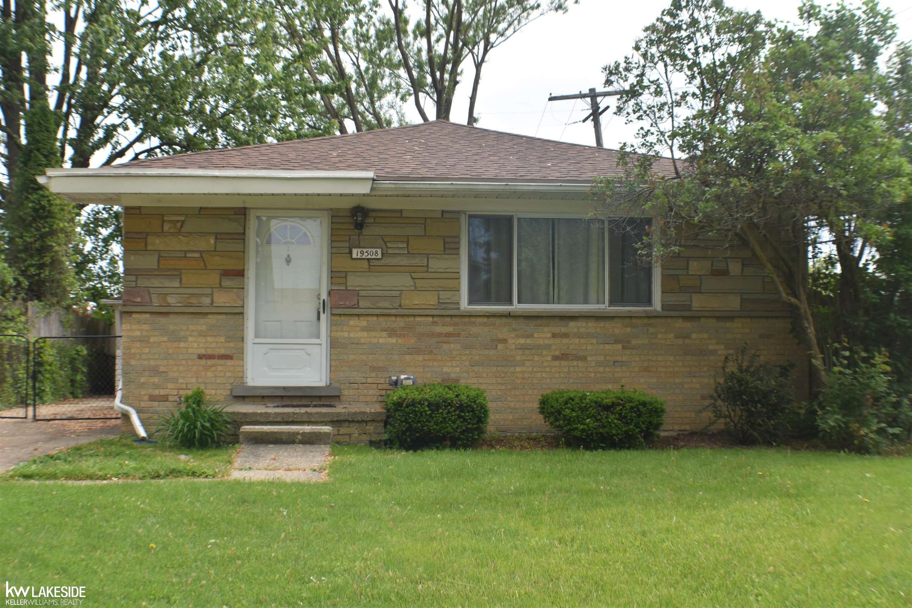 Saint Clair Shores, MI 48080,19508 Salisbury Street