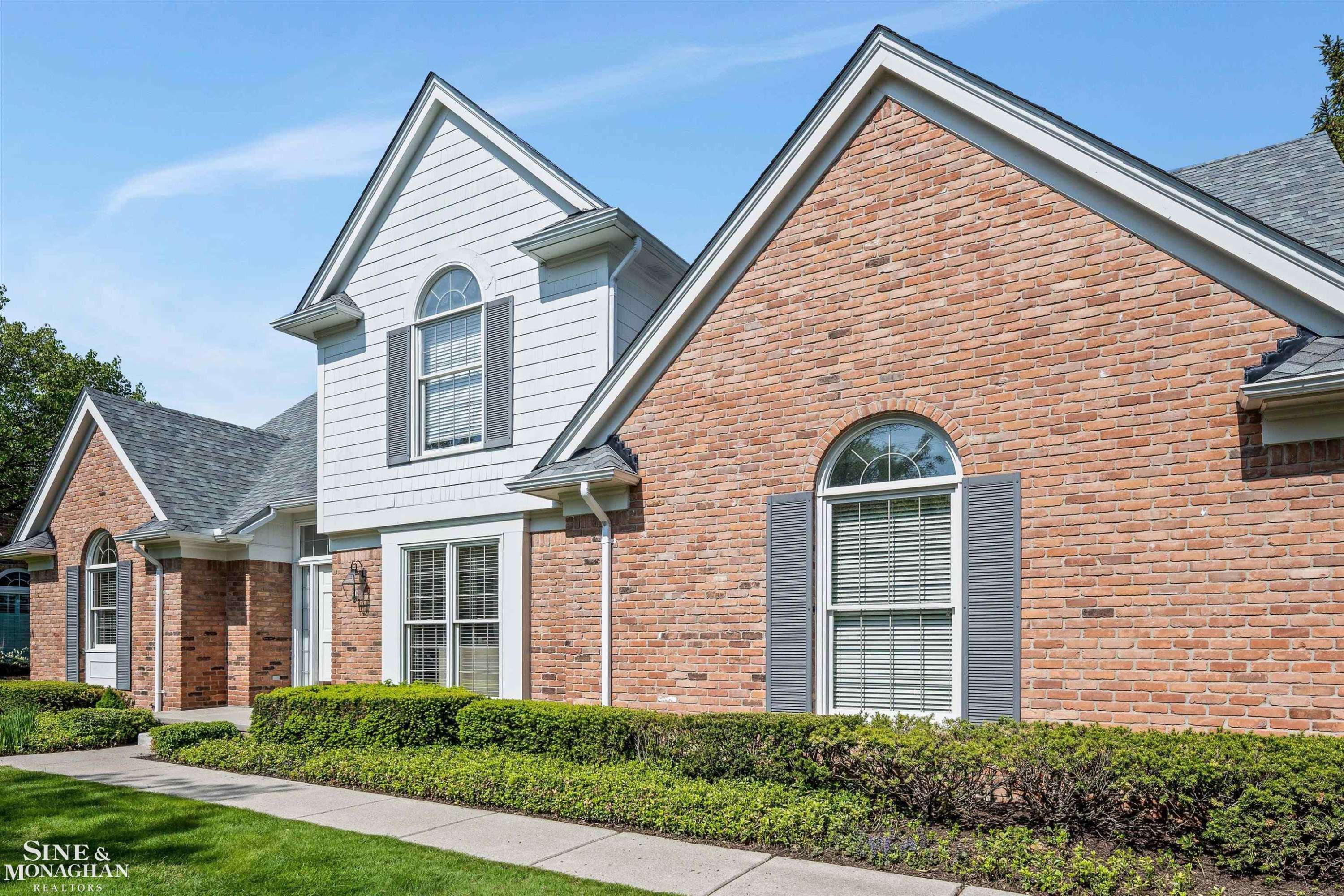 Grosse Pointe Woods, MI 48236,683 Morningside Lane