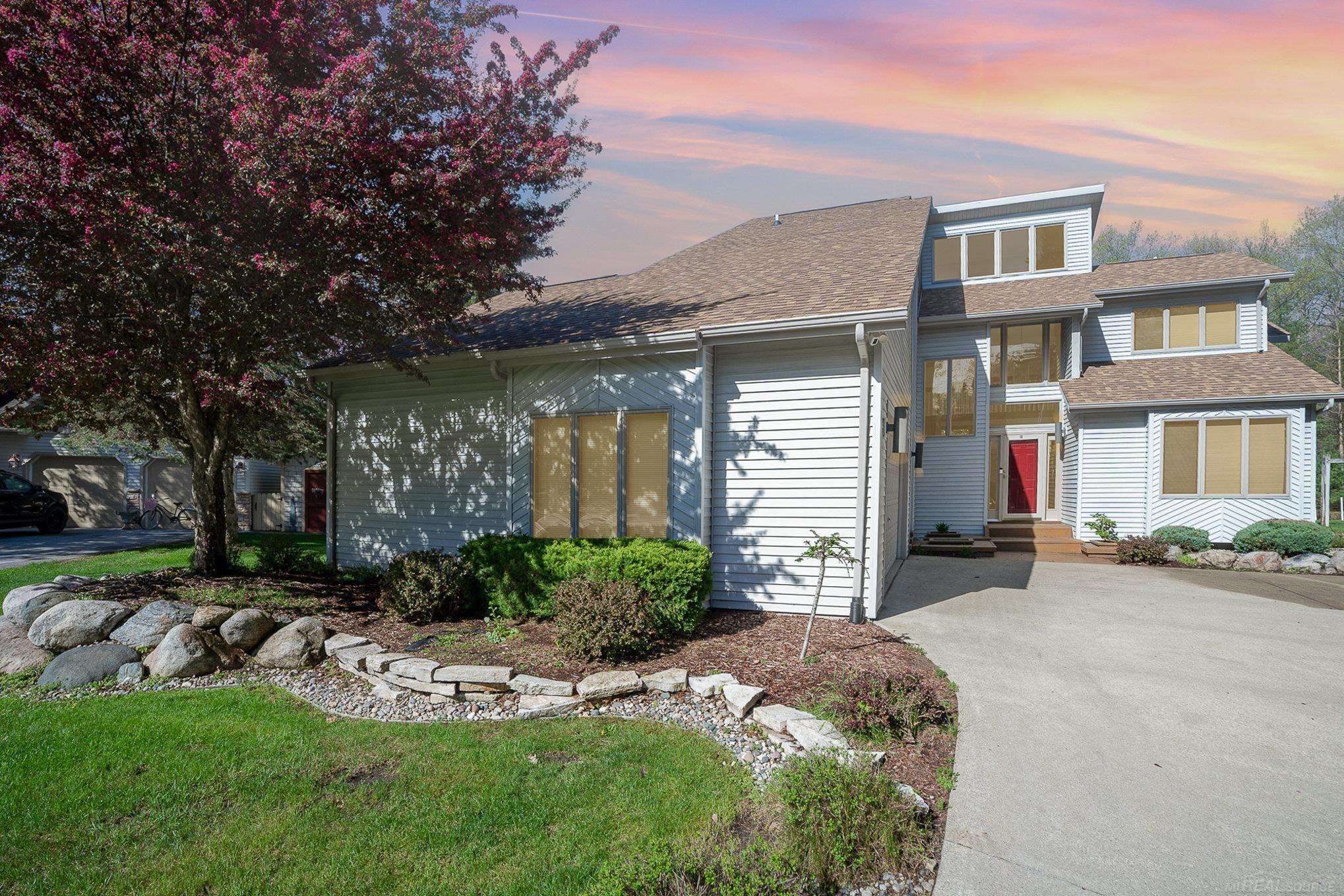 Houghton Lake, MI 48629,118 Harbor Court