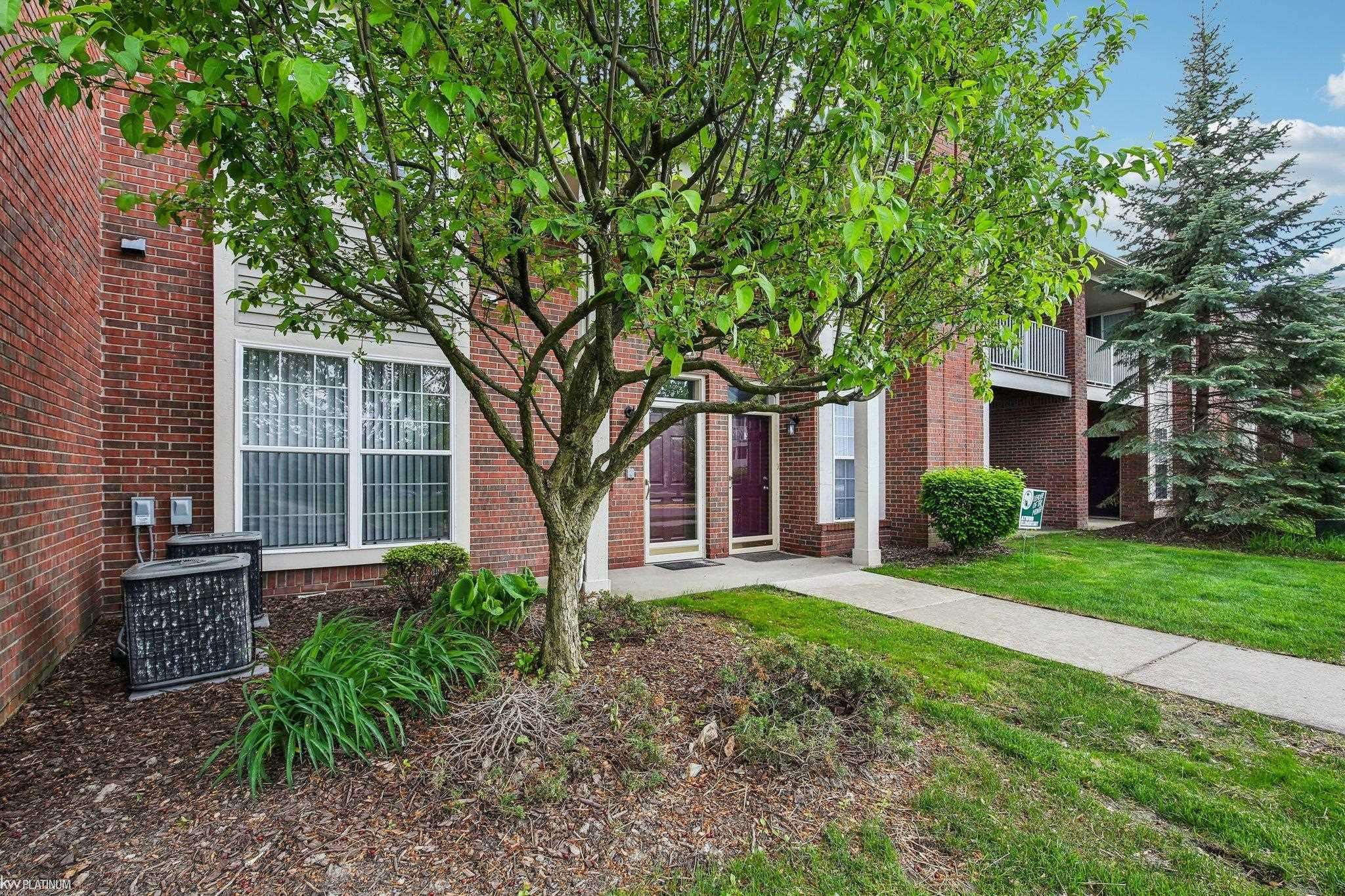 Clinton Twp, MI 48038,15373 Yale Road
