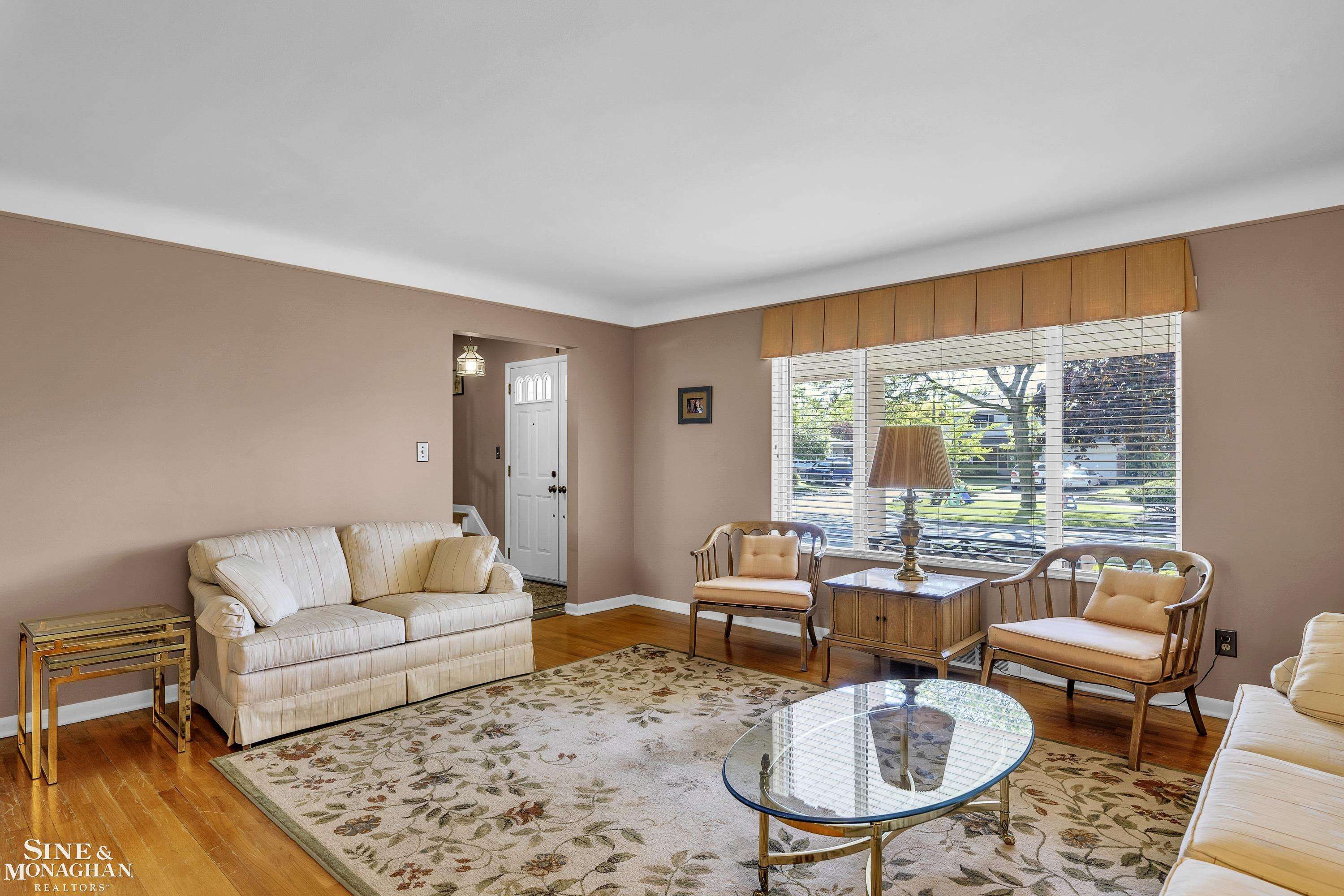 Grosse Pointe Woods, MI 48236,21711 Eastbrook Court