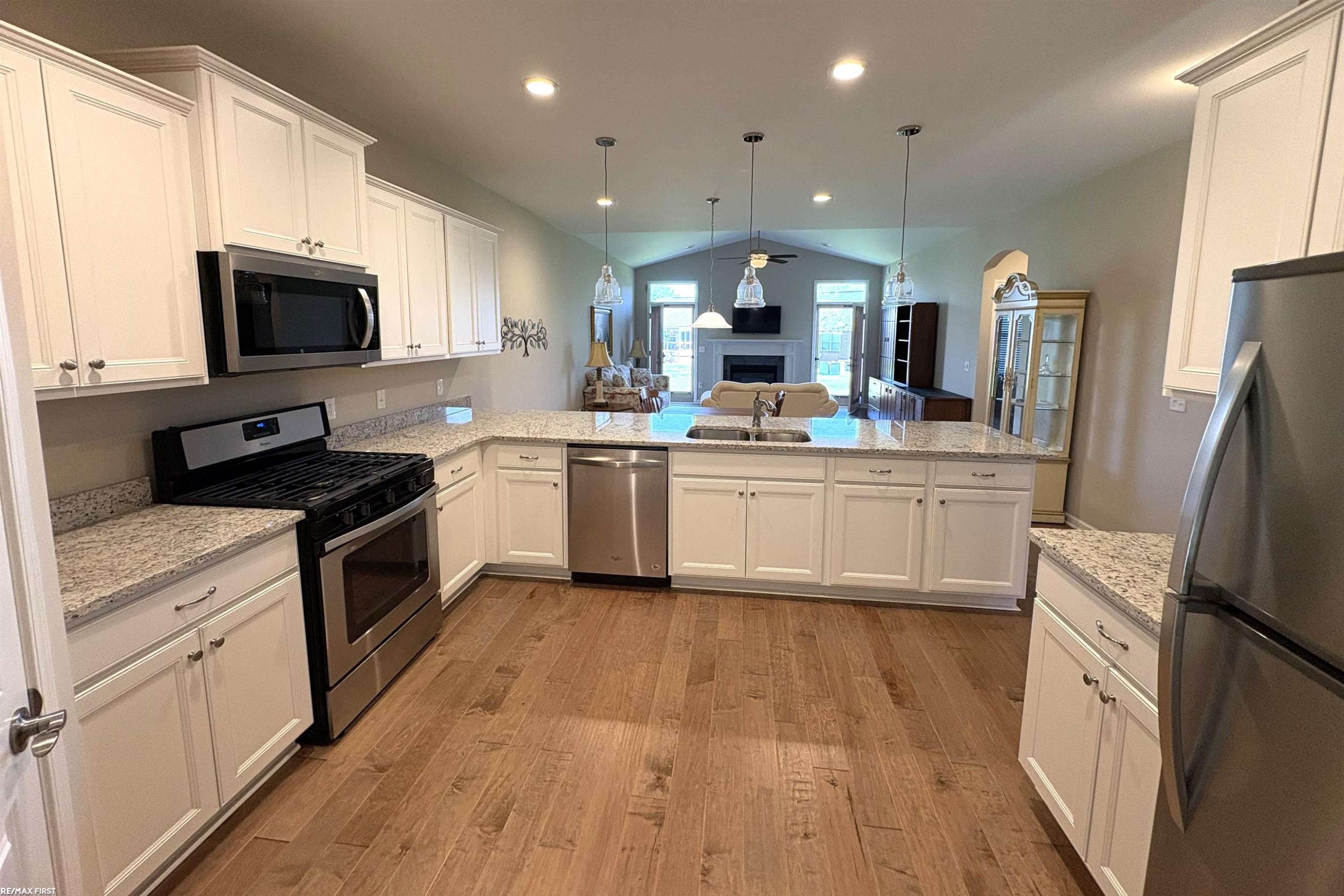 Shelby Twp, MI 48317,49902 Walter Court