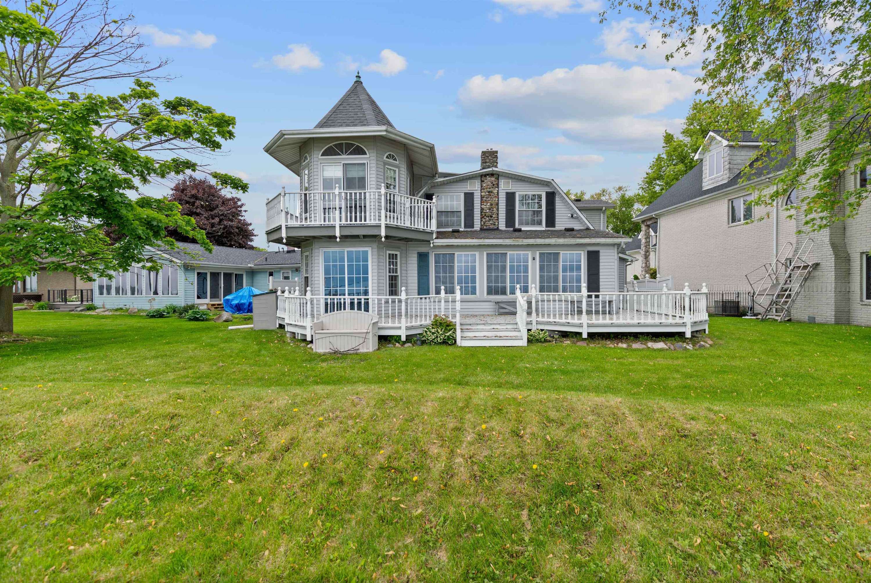 MI 48047,48816 Point Lakeview Drive