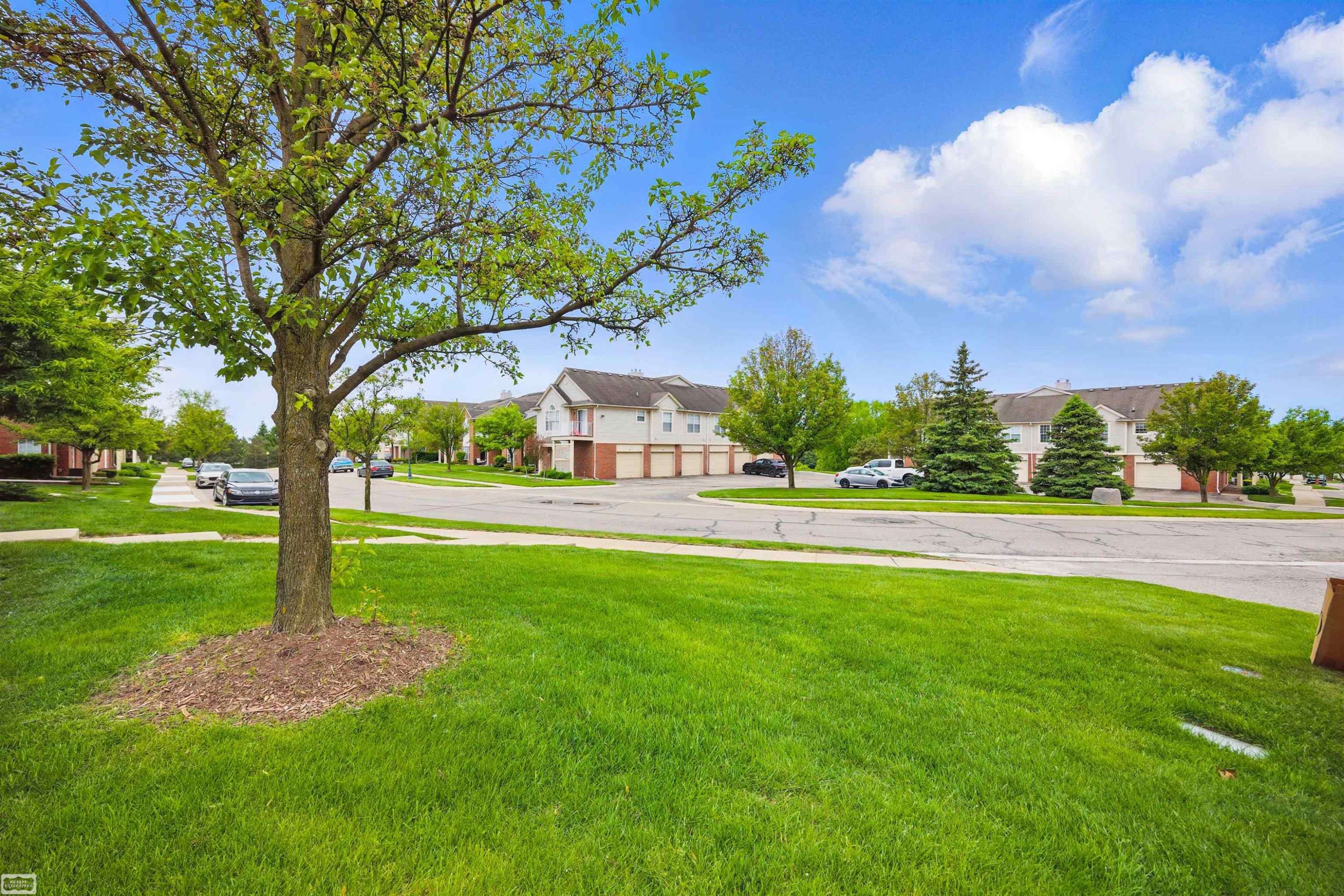 Rochester, MI 48307,1852 Flagstone Circle