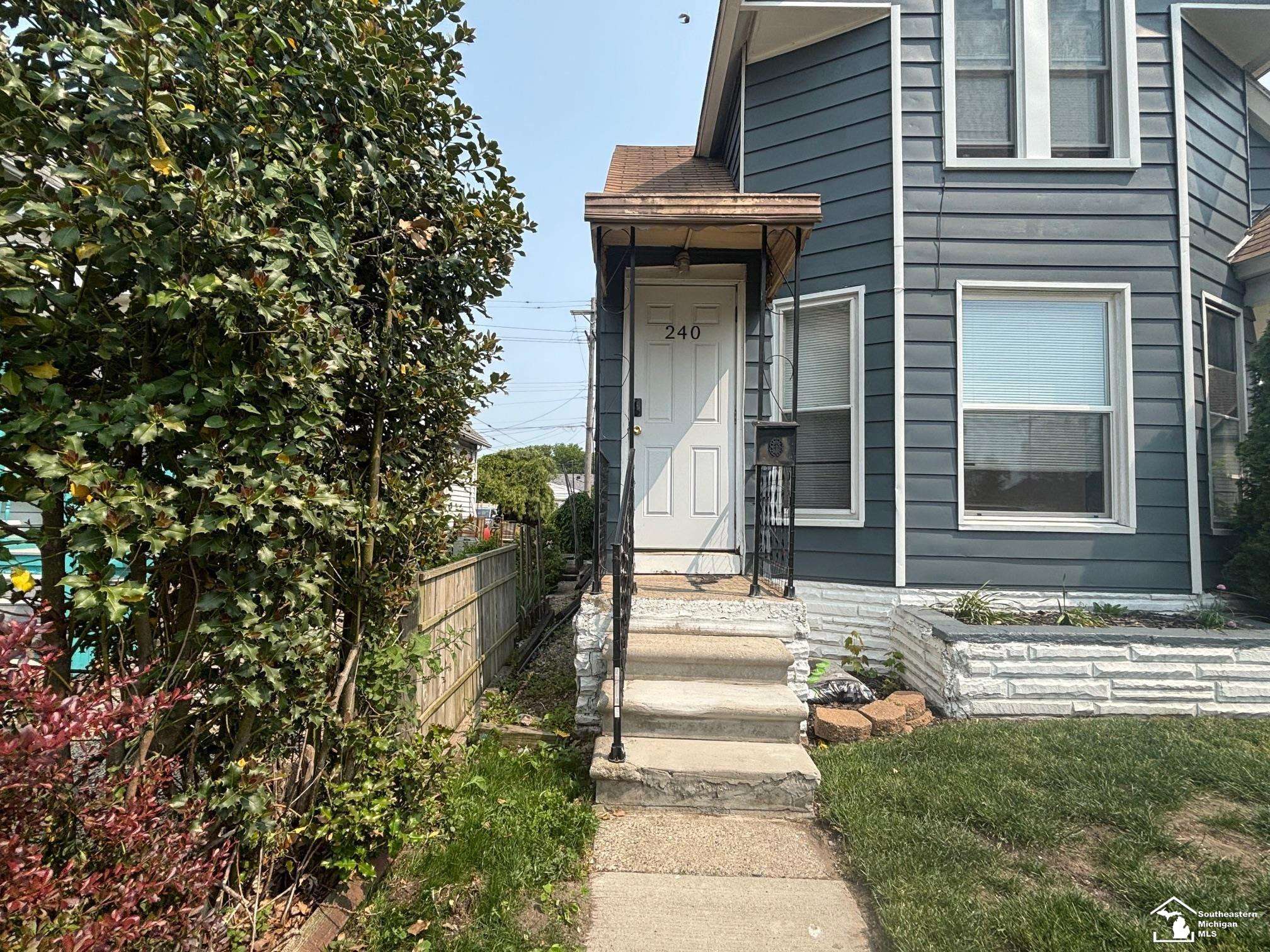 Wyandotte, MI 48192,240 Ford Avenue