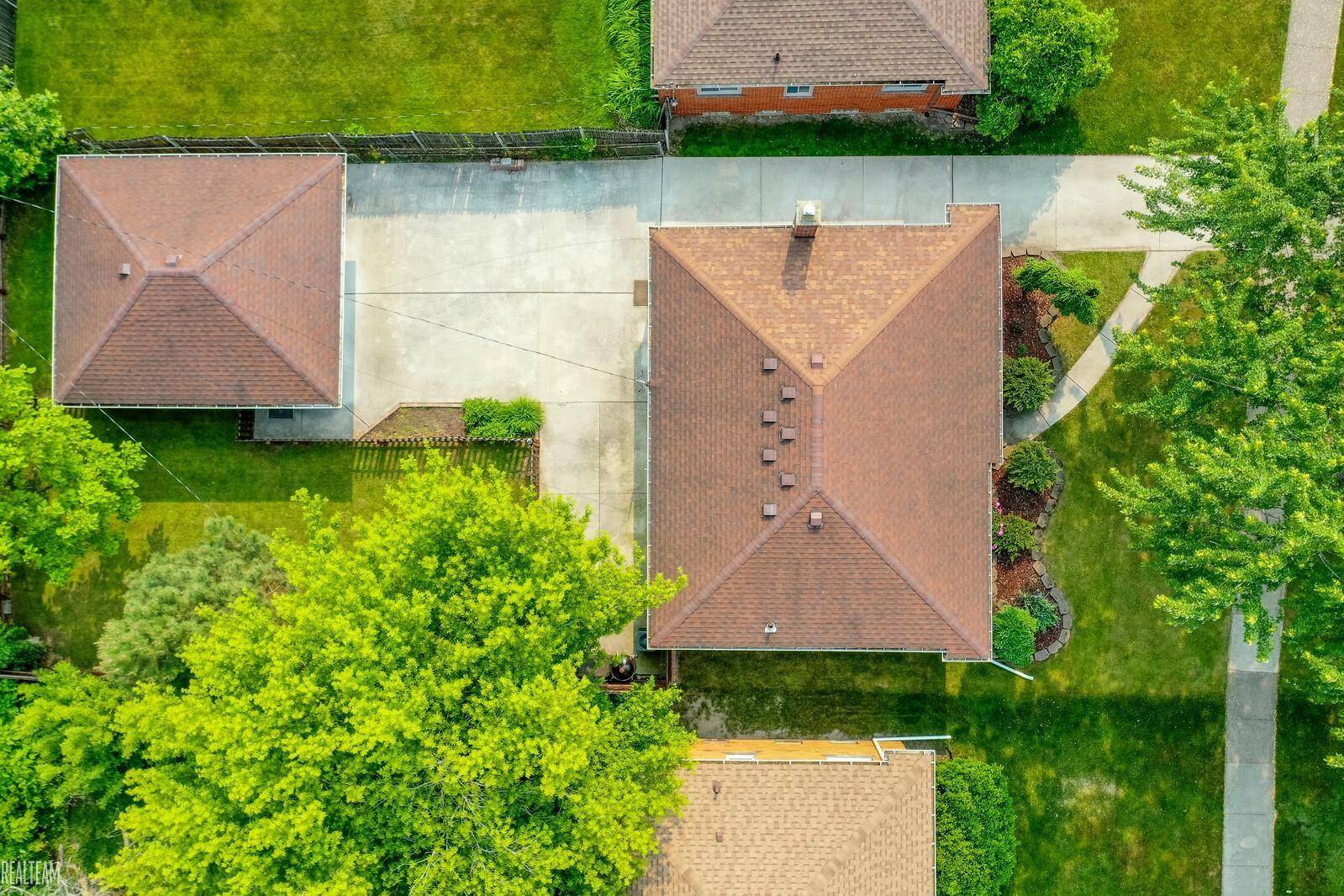 Saint Clair Shores, MI 48081,21205 Centennial Street