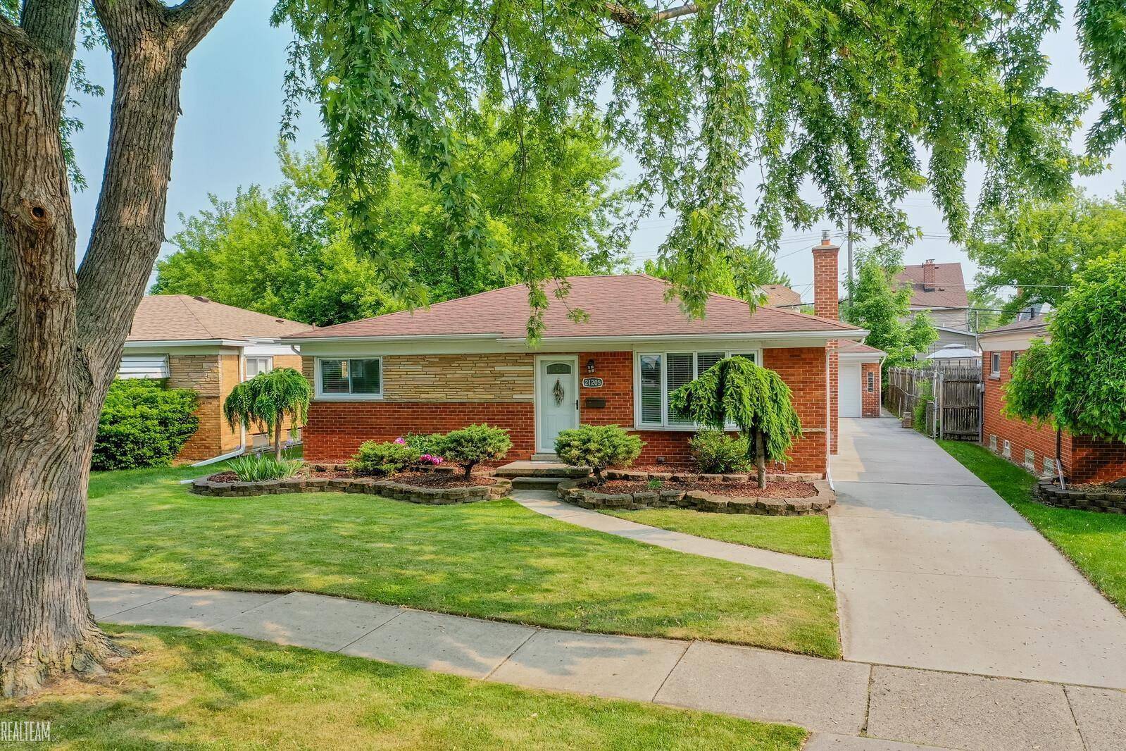 Saint Clair Shores, MI 48081,21205 Centennial Street