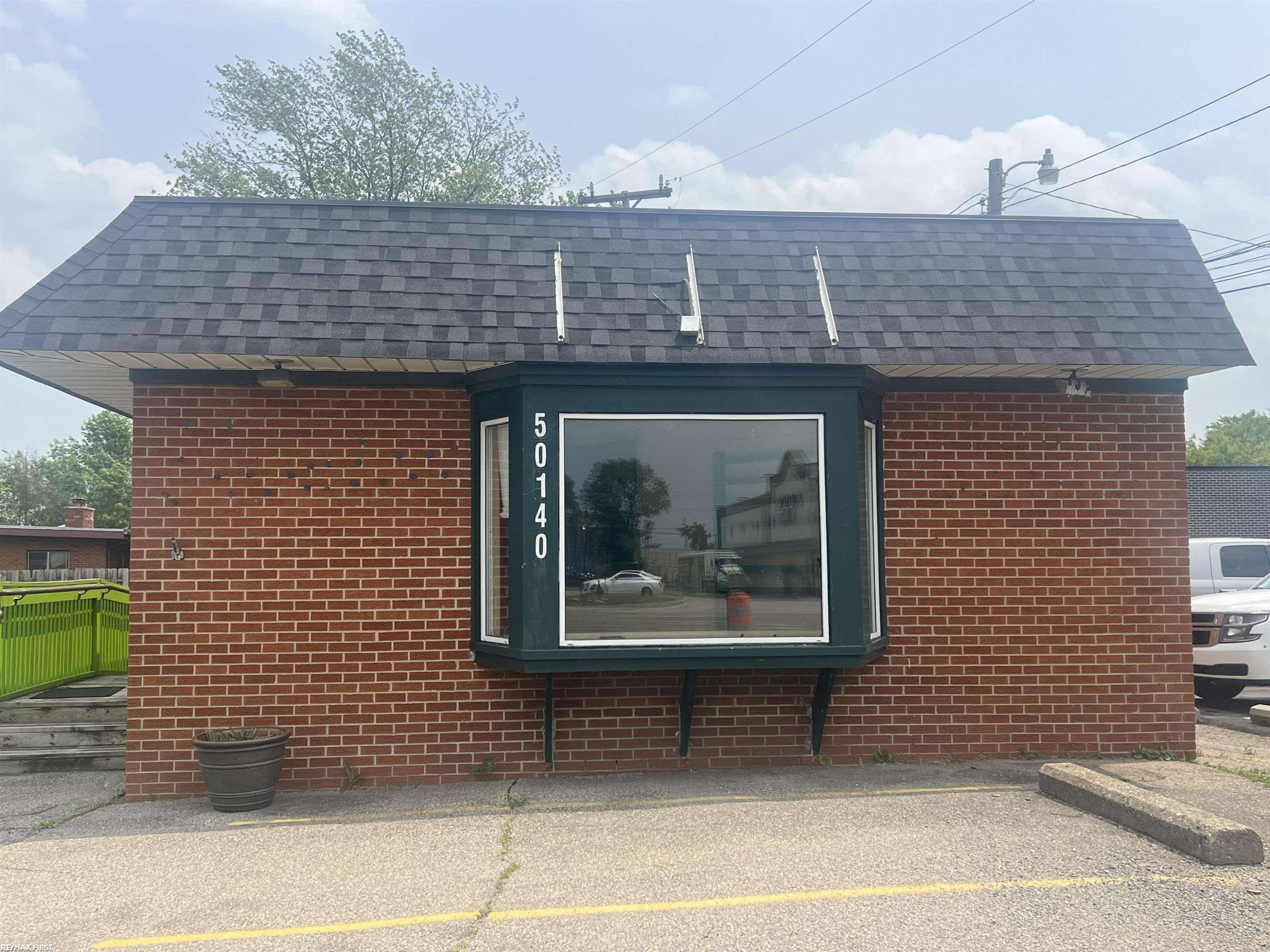 MI,50140 Gratiot Avenue