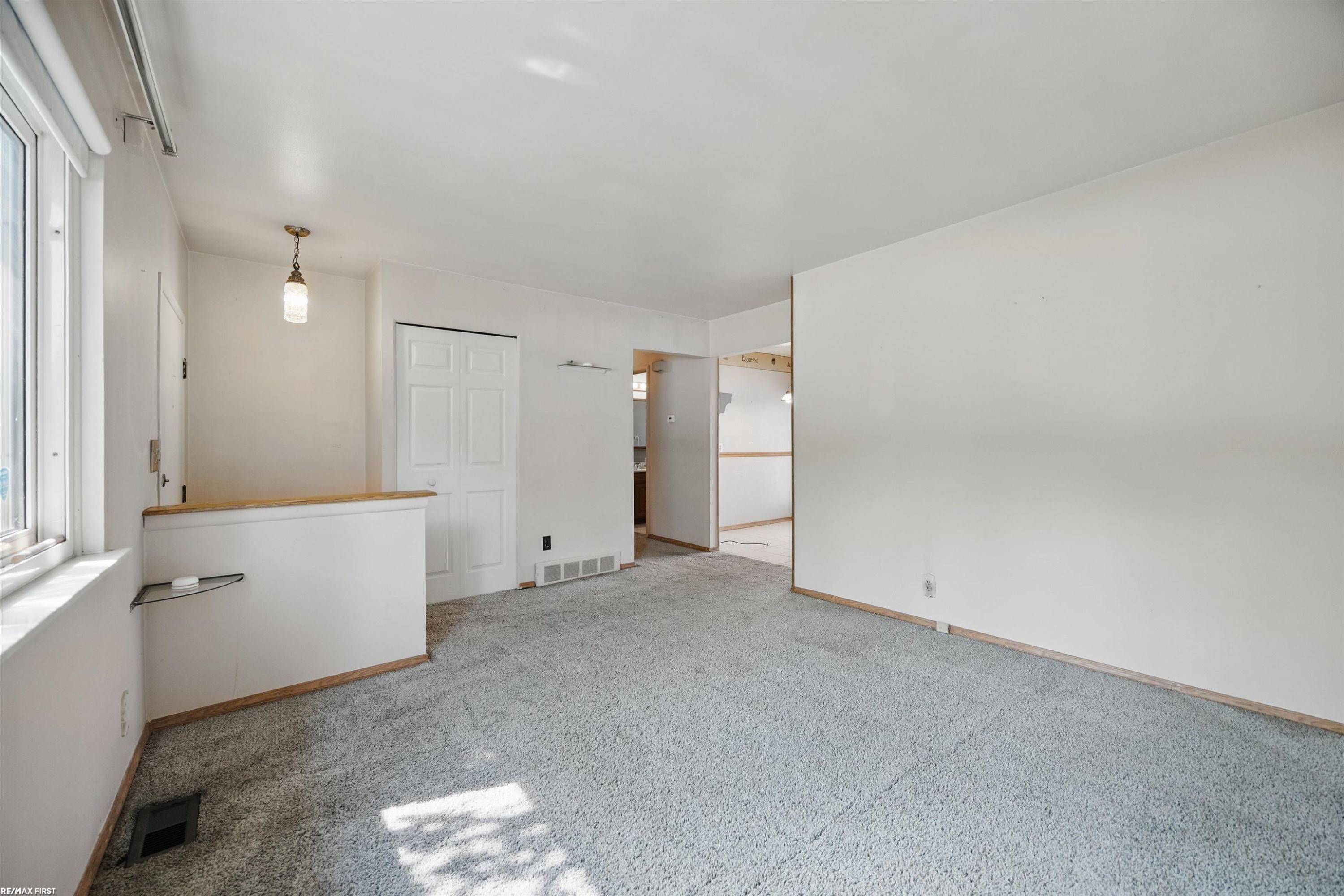 Warren, MI 48088,31565 Hayes Road