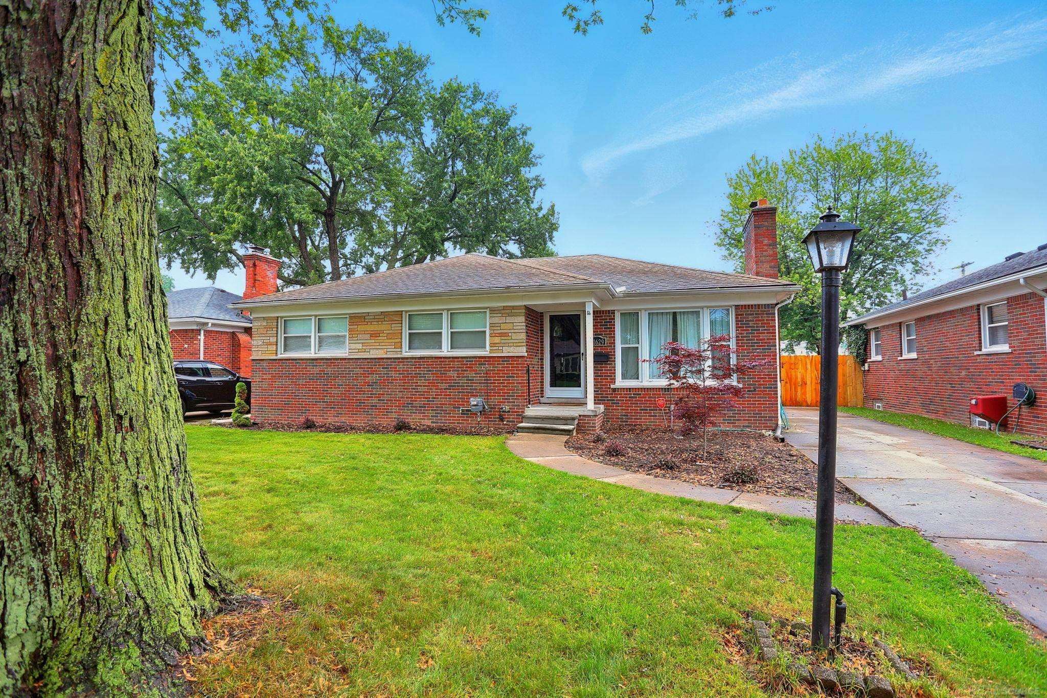 Saint Clair Shores, MI 48081,21629 Yale Street