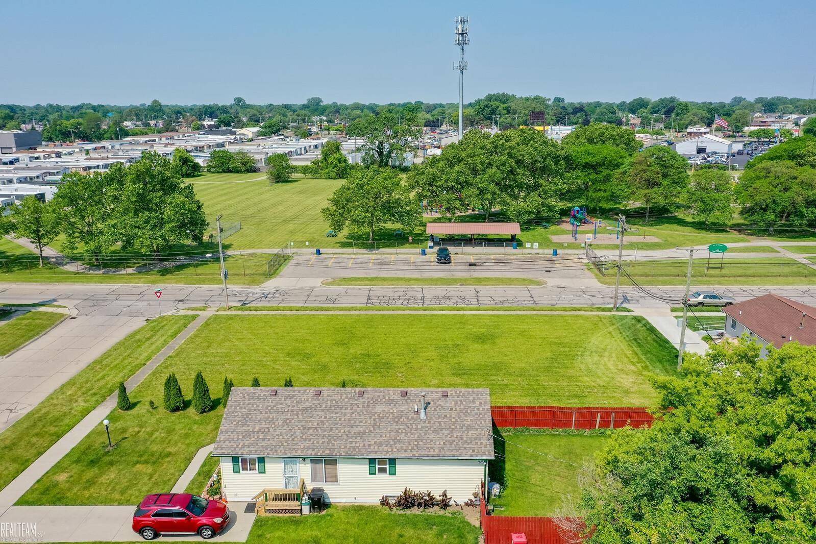 Roseville, MI 48066,10 Oakdale Street