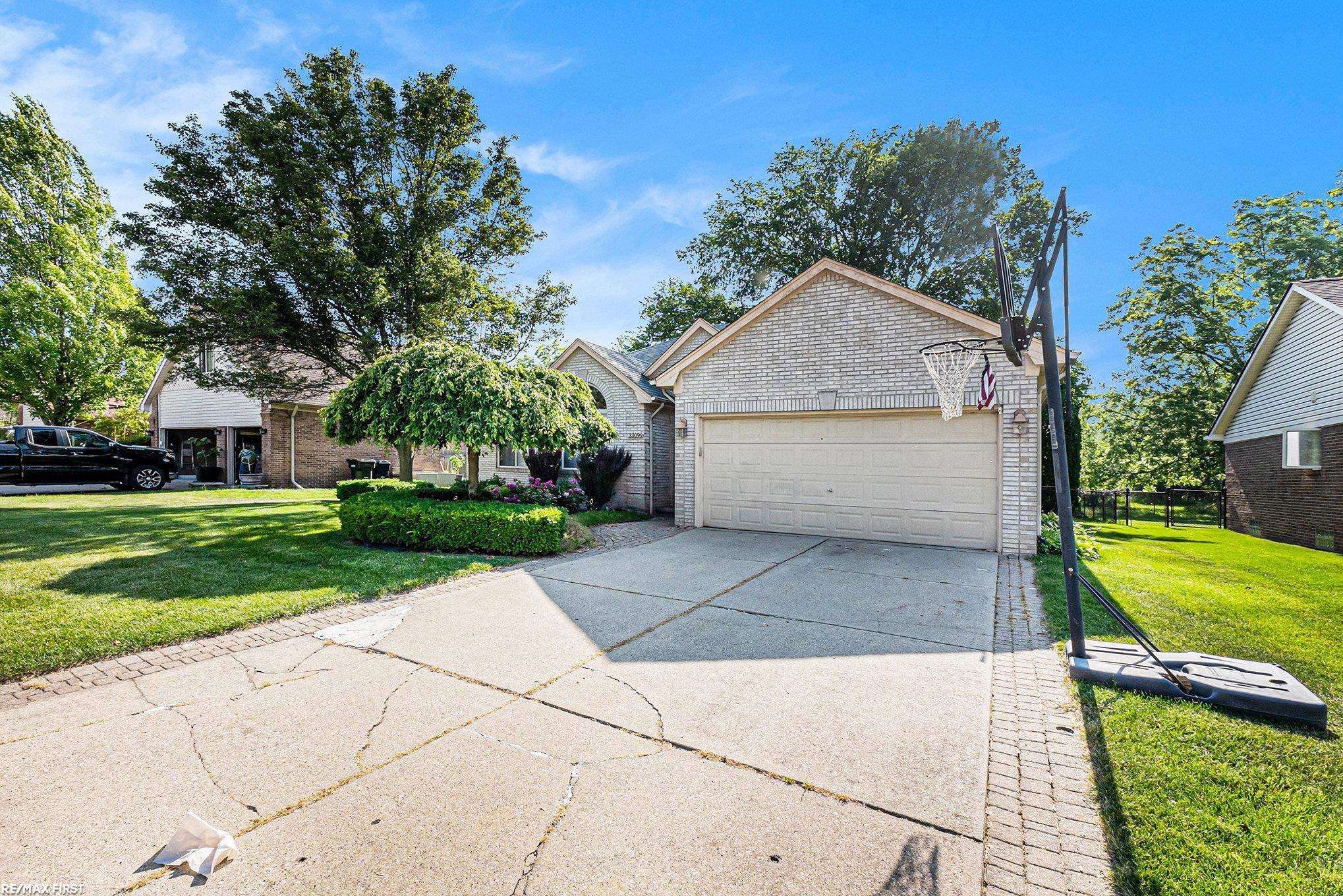 Sterling Heights, MI 48312,33099 Monticello Drive