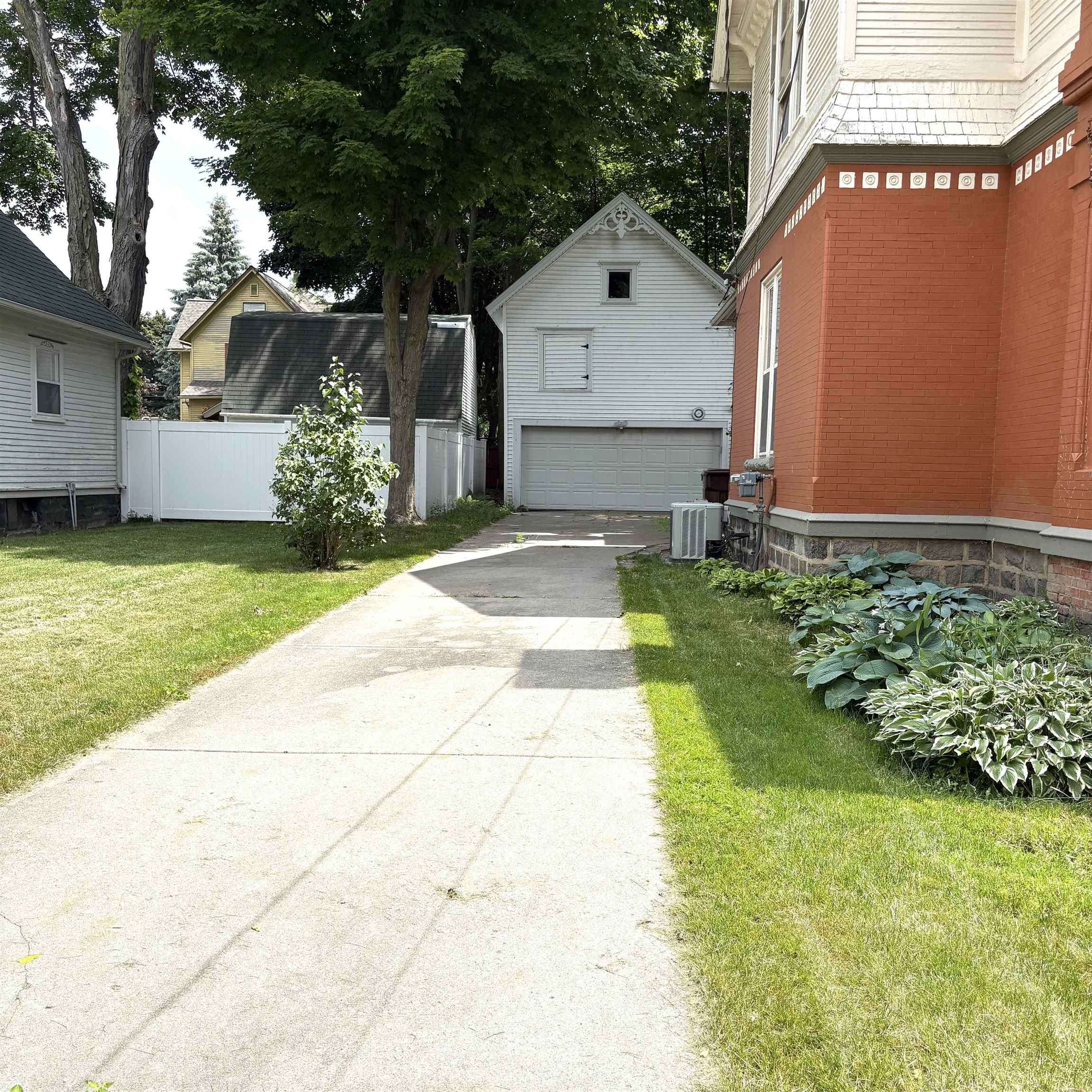 Owosso, MI 48867,520 Adams Street